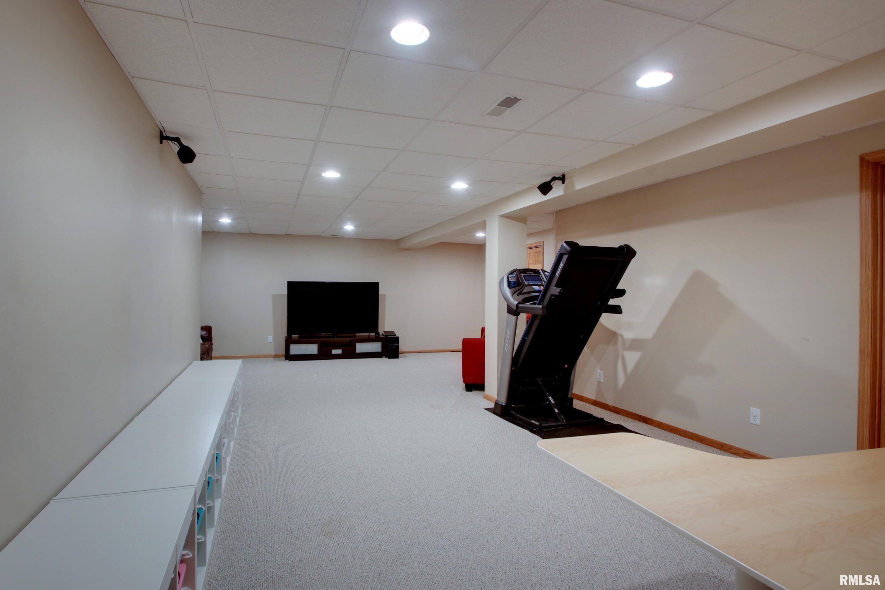 2723 Ridgecrest Drive, Quincy, Illinois image 16