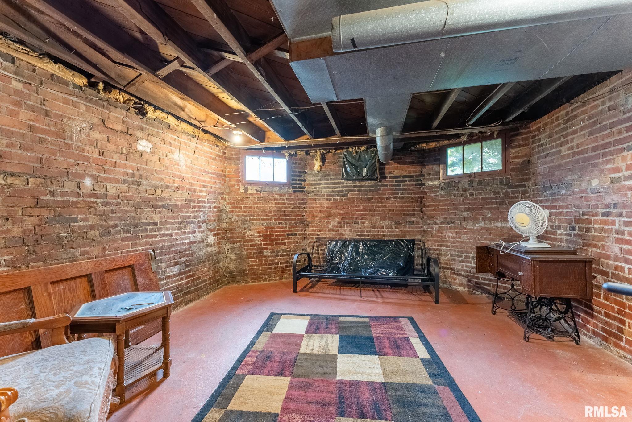 314 W Locust Street, Cambridge, Illinois image 23