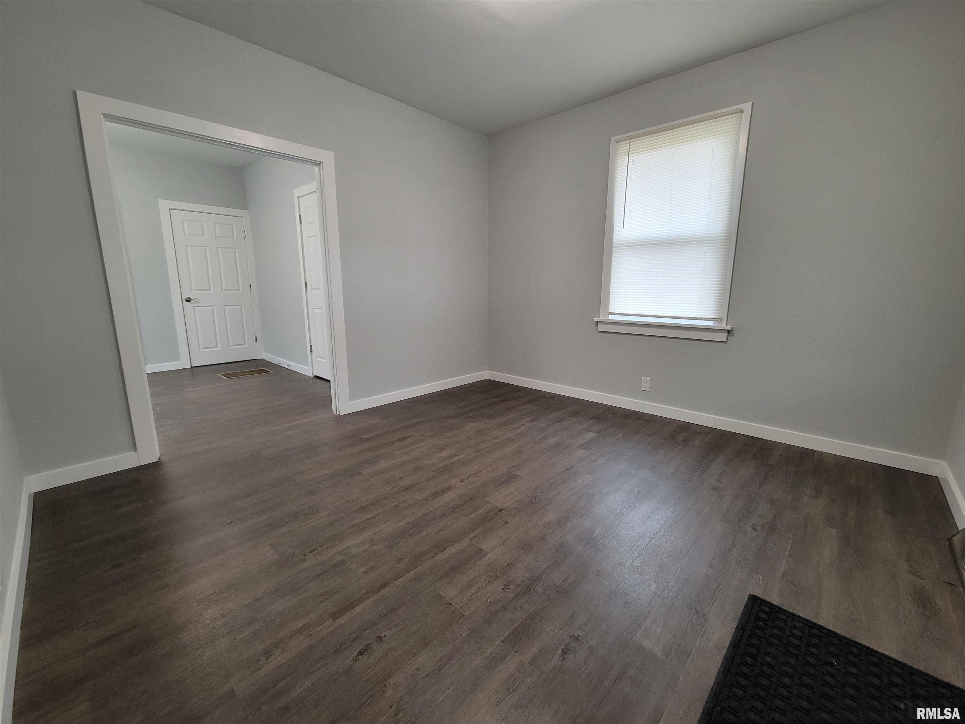 321 2nd Avenue North, Clinton, Iowa image 3