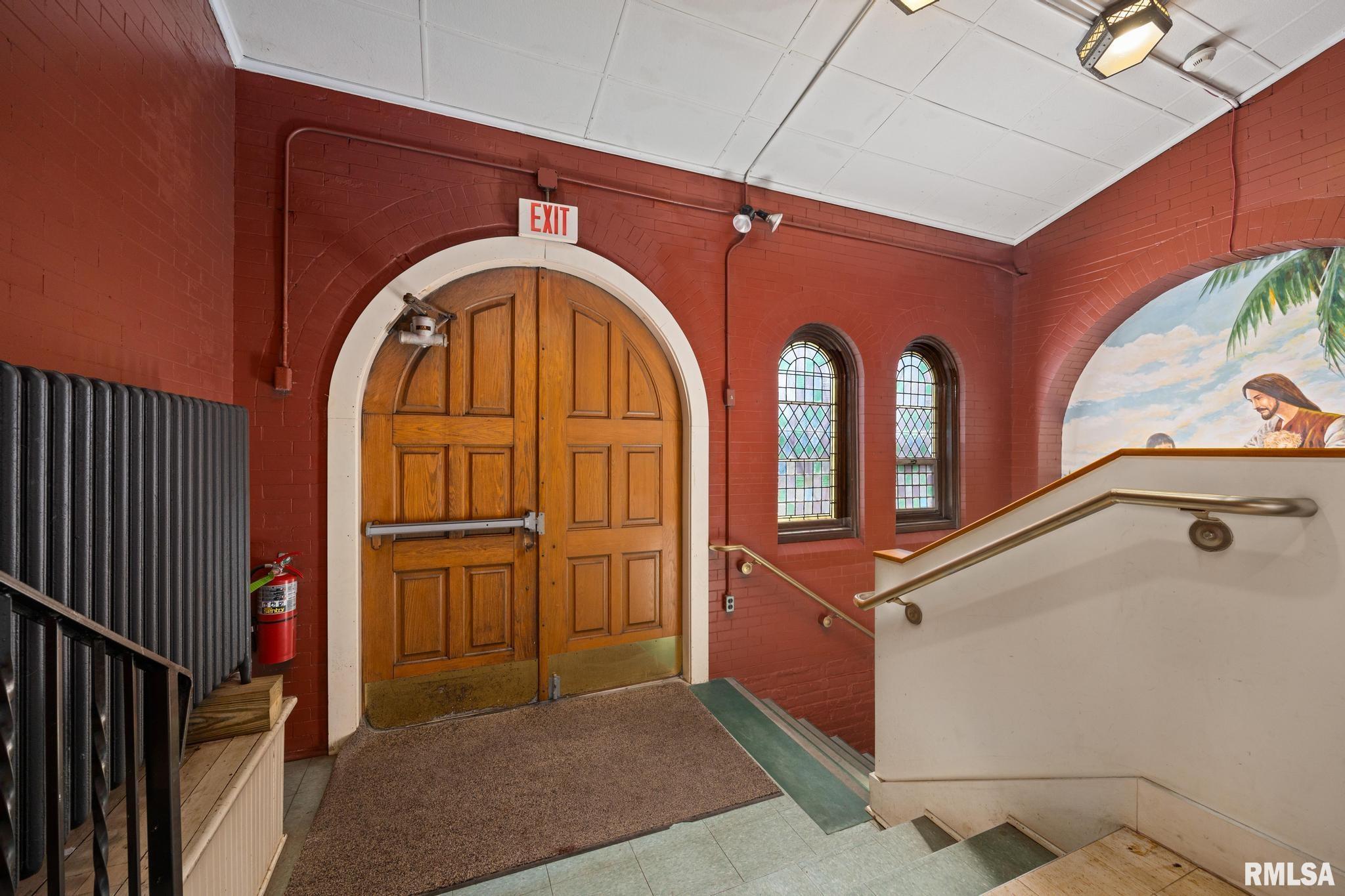 1601 NE Madison Avenue, Peoria, Illinois image 9