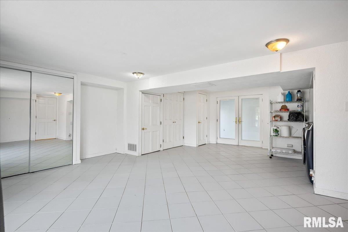 414 Rainbow Drive, Creve Coeur, Illinois image 33