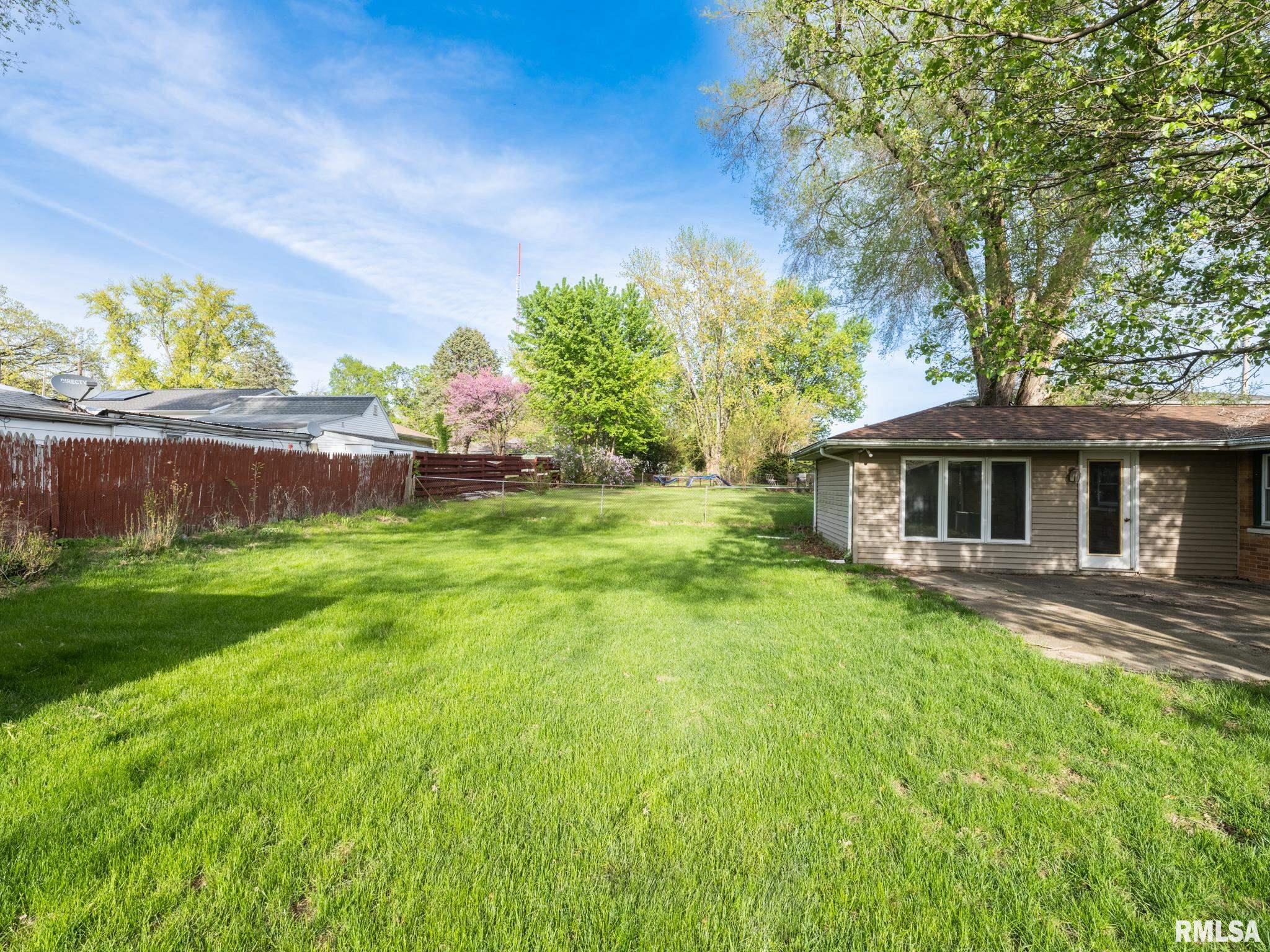 317 Smith Street, Creve Coeur, Illinois image 9