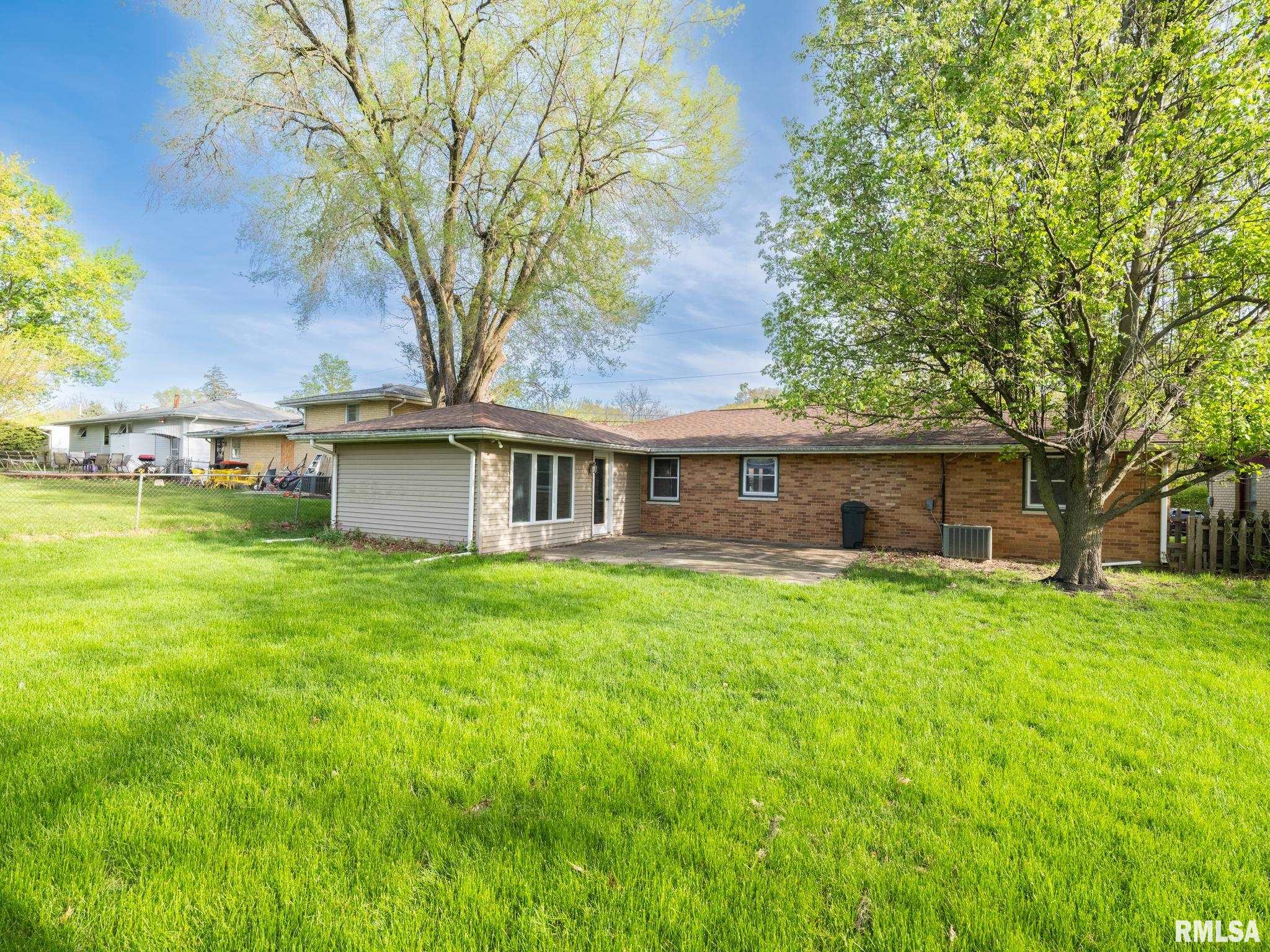 317 Smith Street, Creve Coeur, Illinois image 8