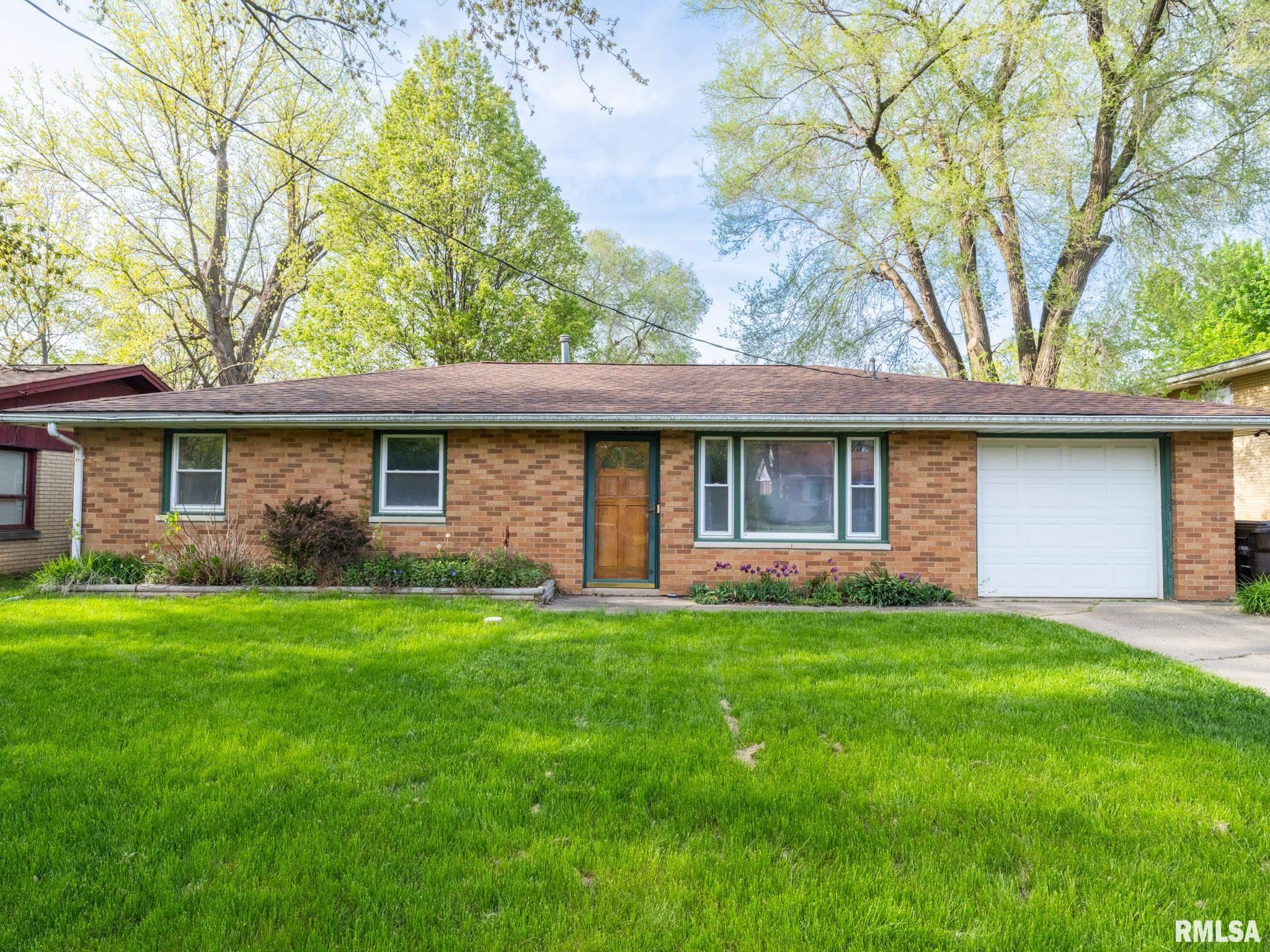 317 Smith Street, Creve Coeur, Illinois image 2