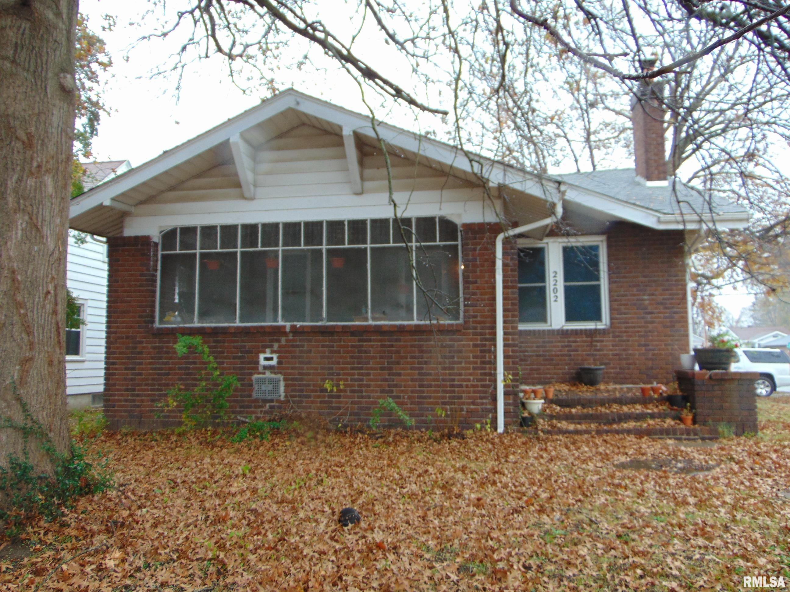 2202 Walnut Street, Murphysboro, Illinois image 1