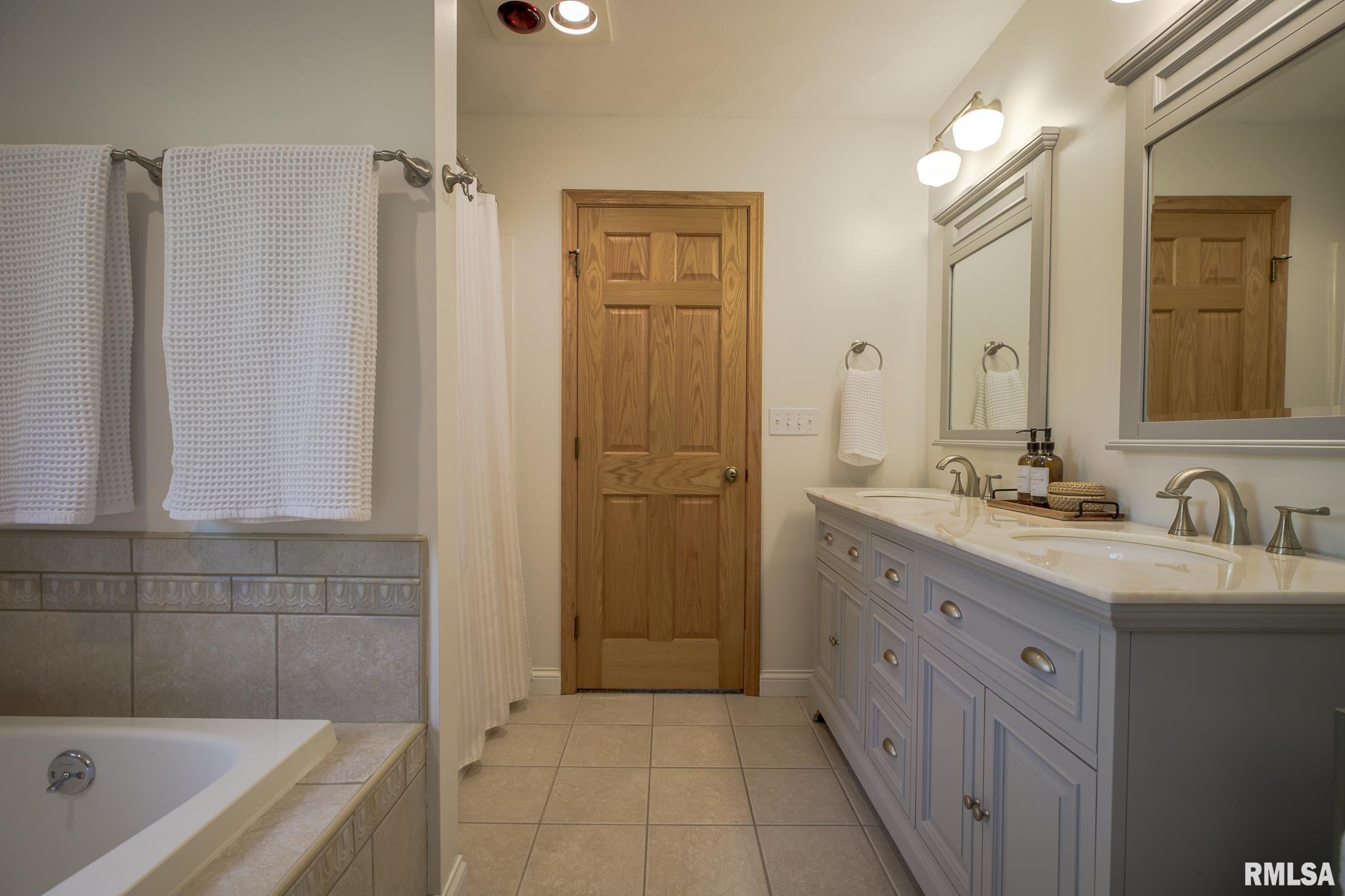 1172 Stratford Court, East Peoria, Illinois image 43