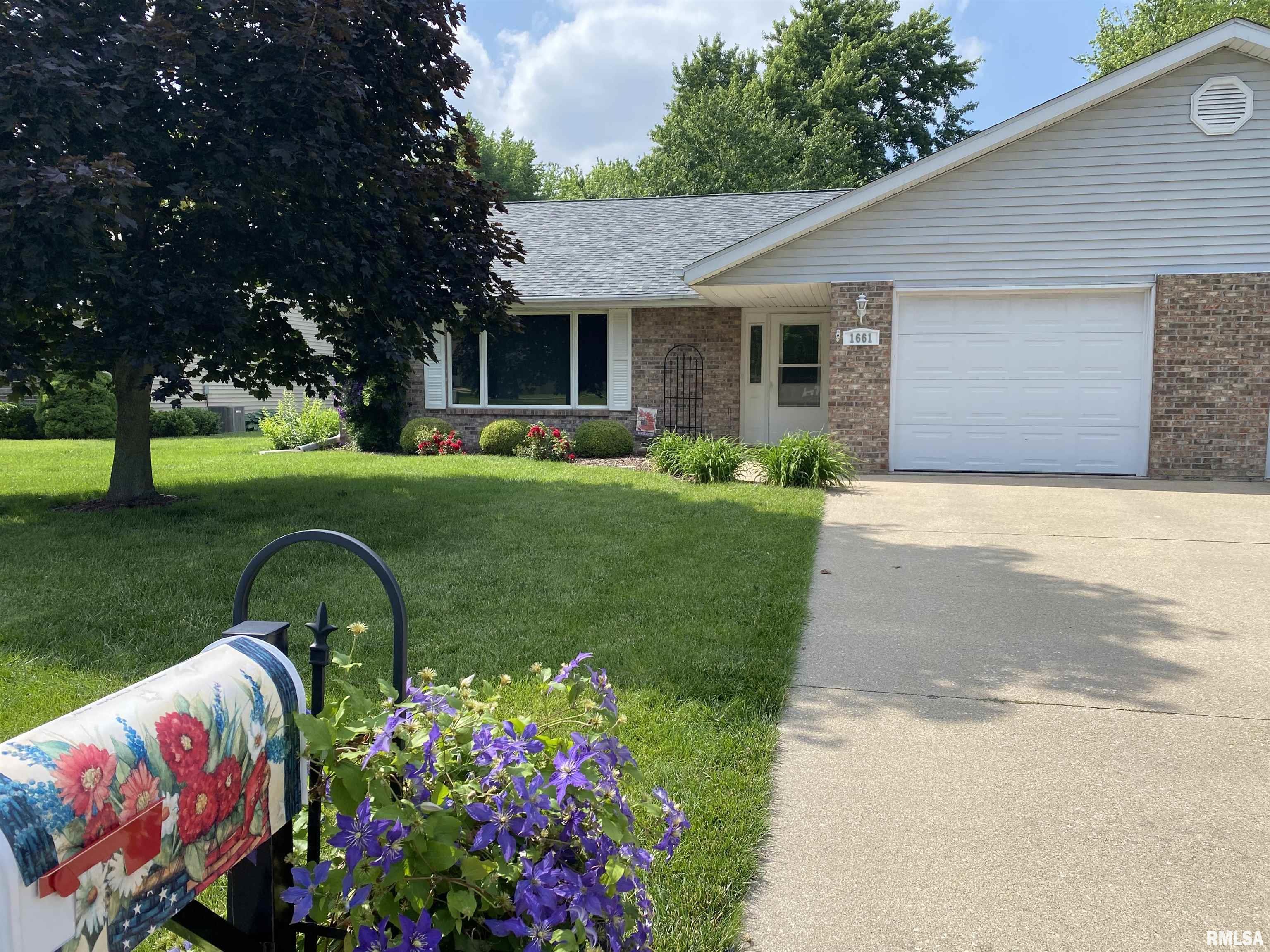 1661 E Myrtle Street, Canton, Illinois image 1