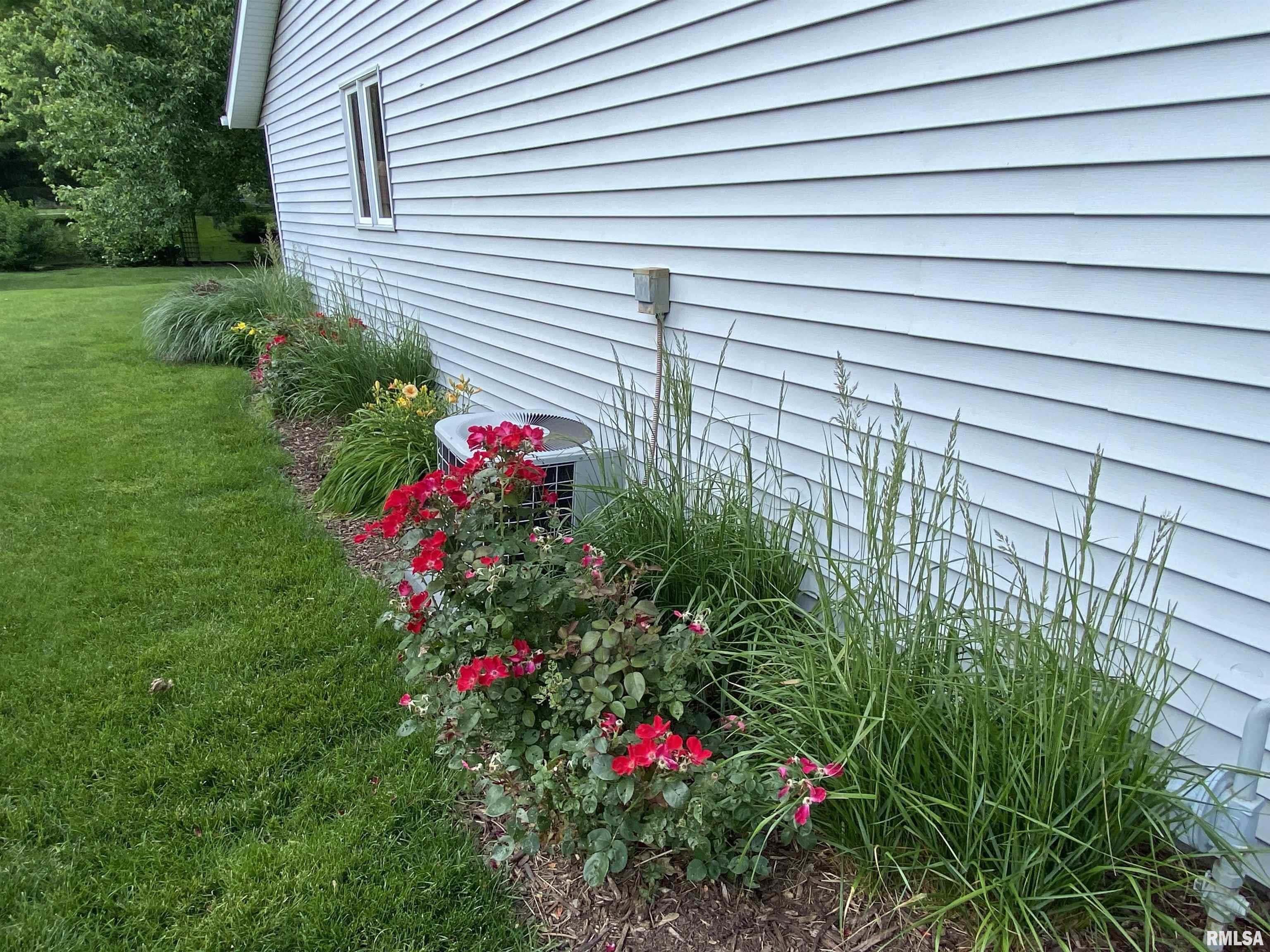 1661 E Myrtle Street, Canton, Illinois image 24