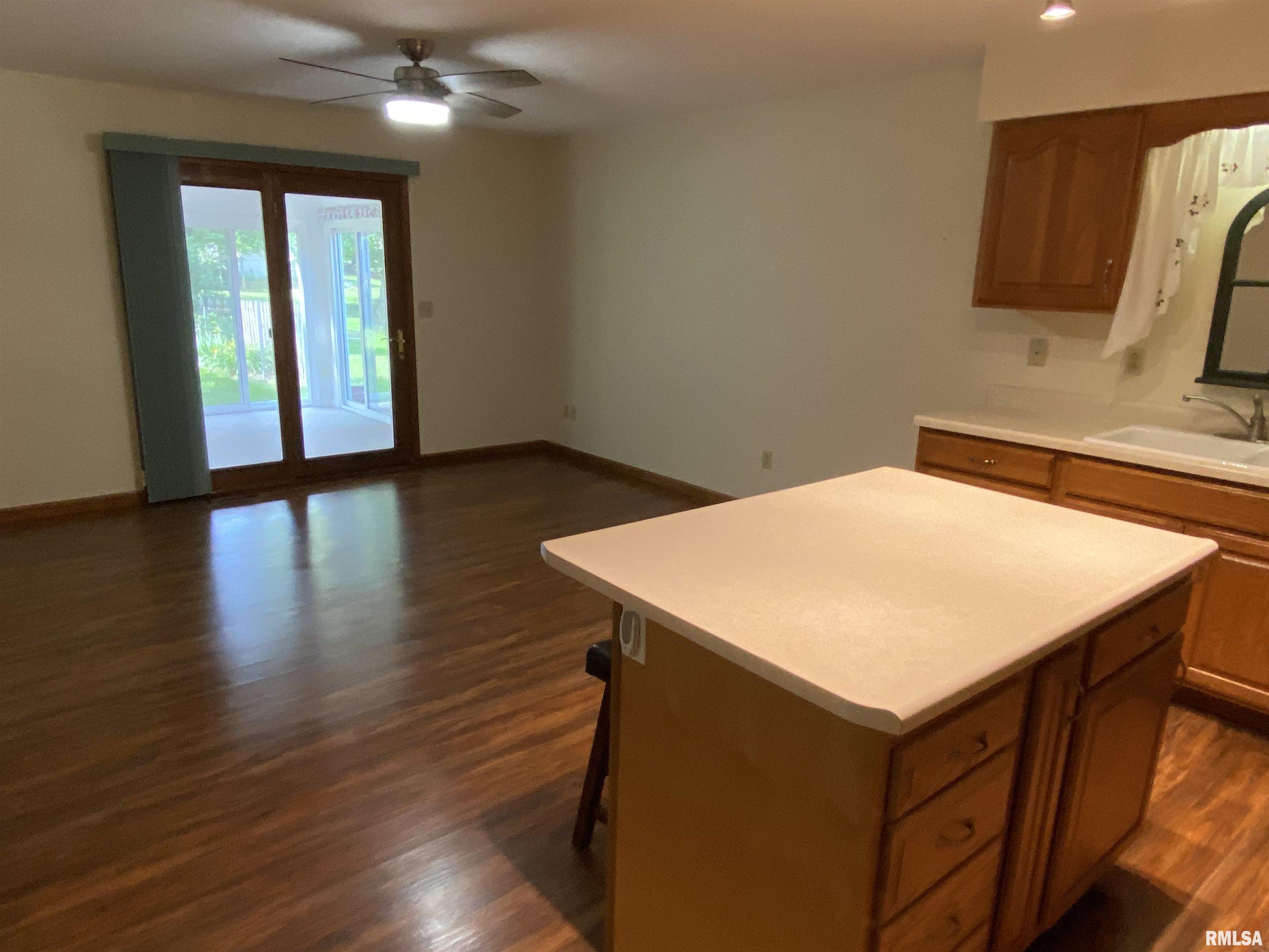 1661 E Myrtle Street, Canton, Illinois image 11