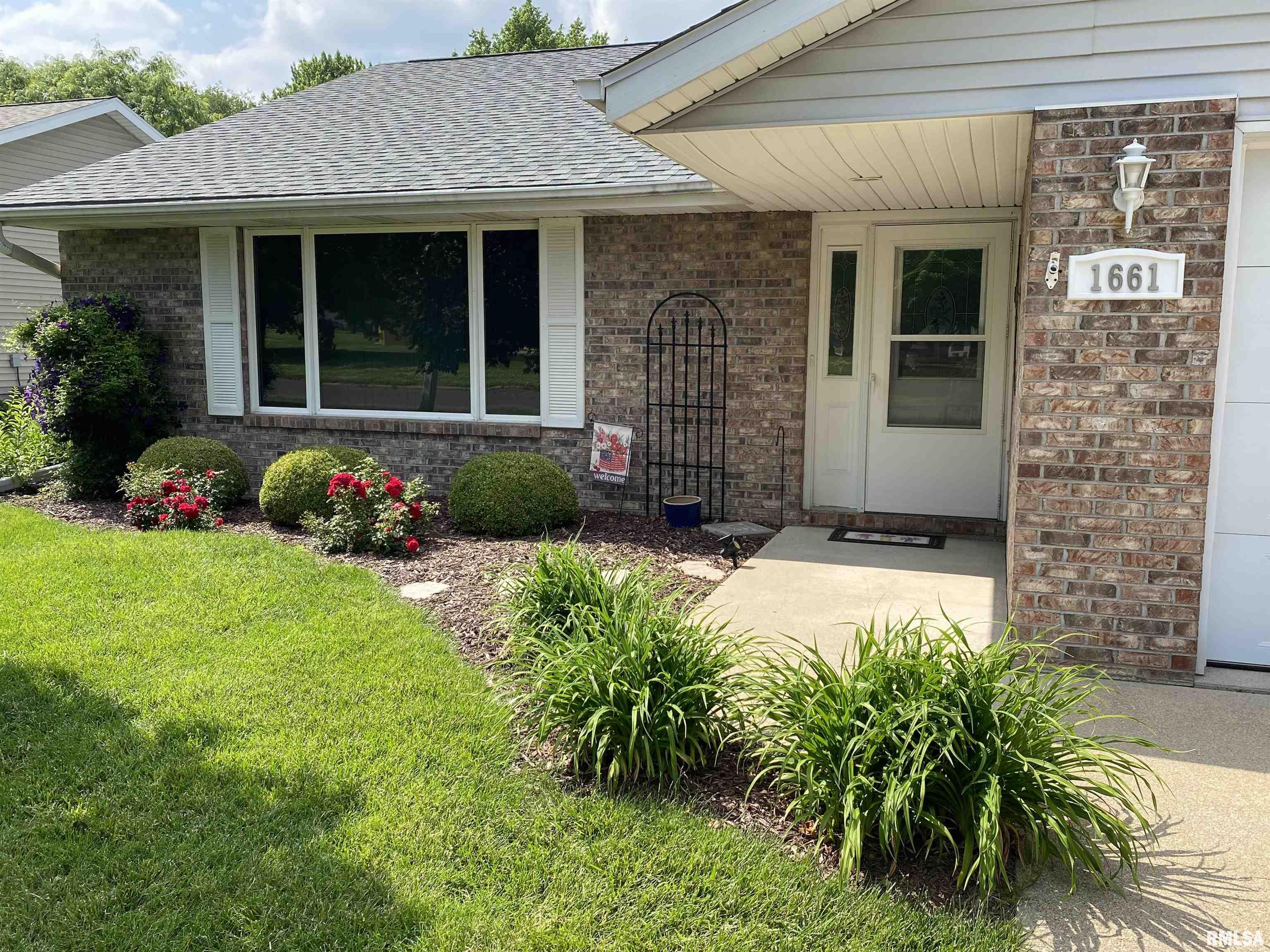 1661 E Myrtle Street, Canton, Illinois image 2