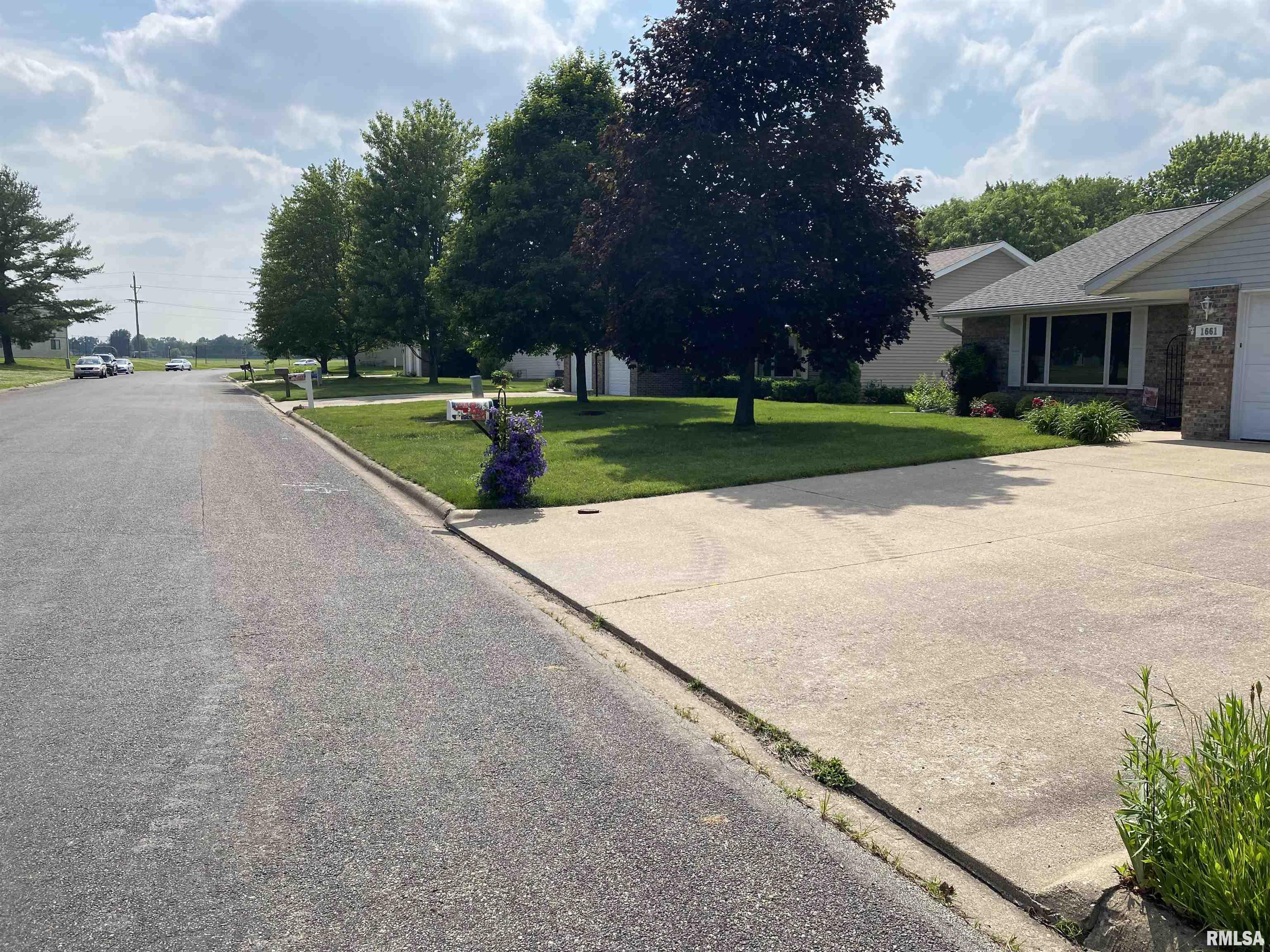 1661 E Myrtle Street, Canton, Illinois image 33