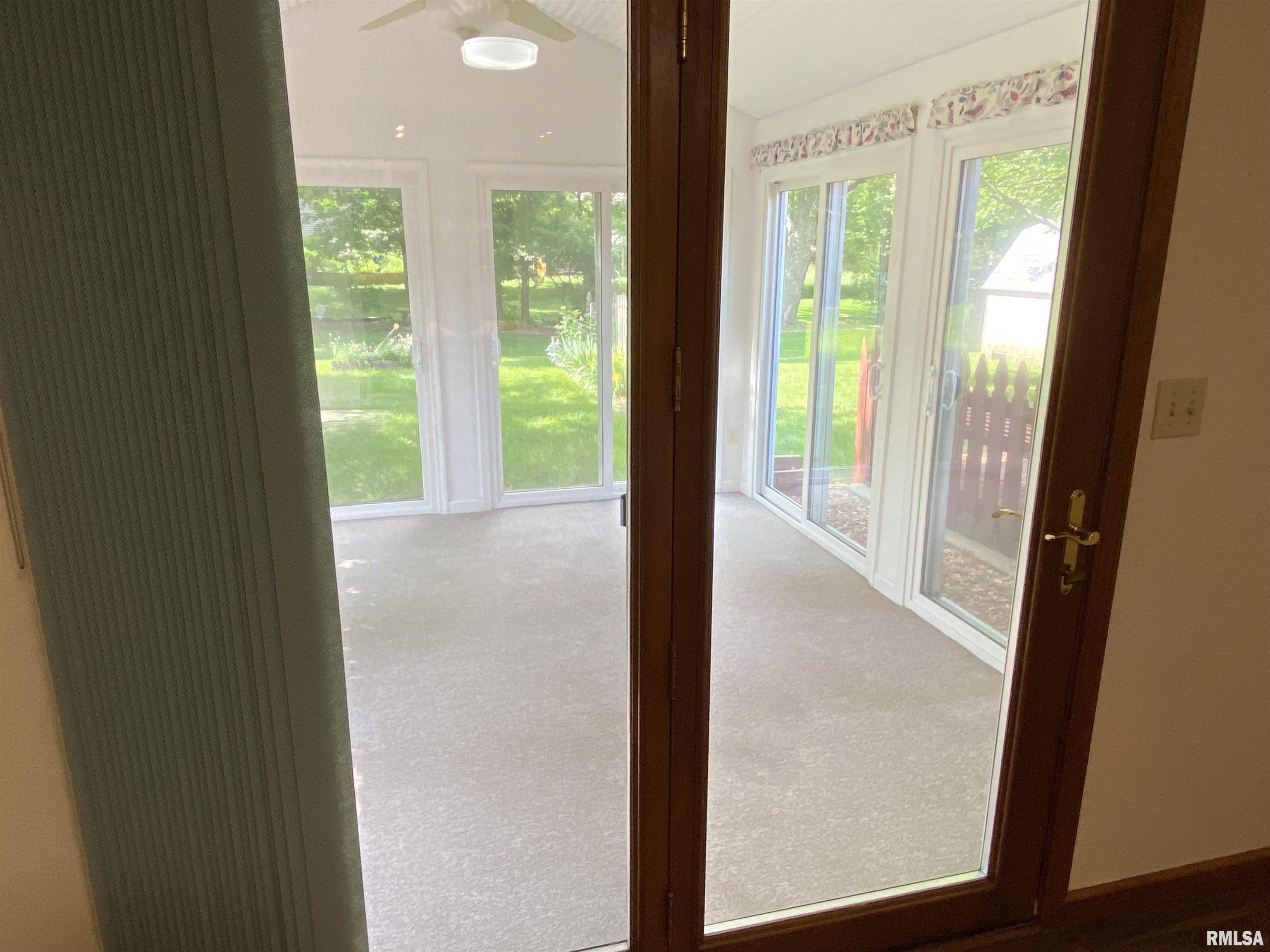 1661 E Myrtle Street, Canton, Illinois image 12