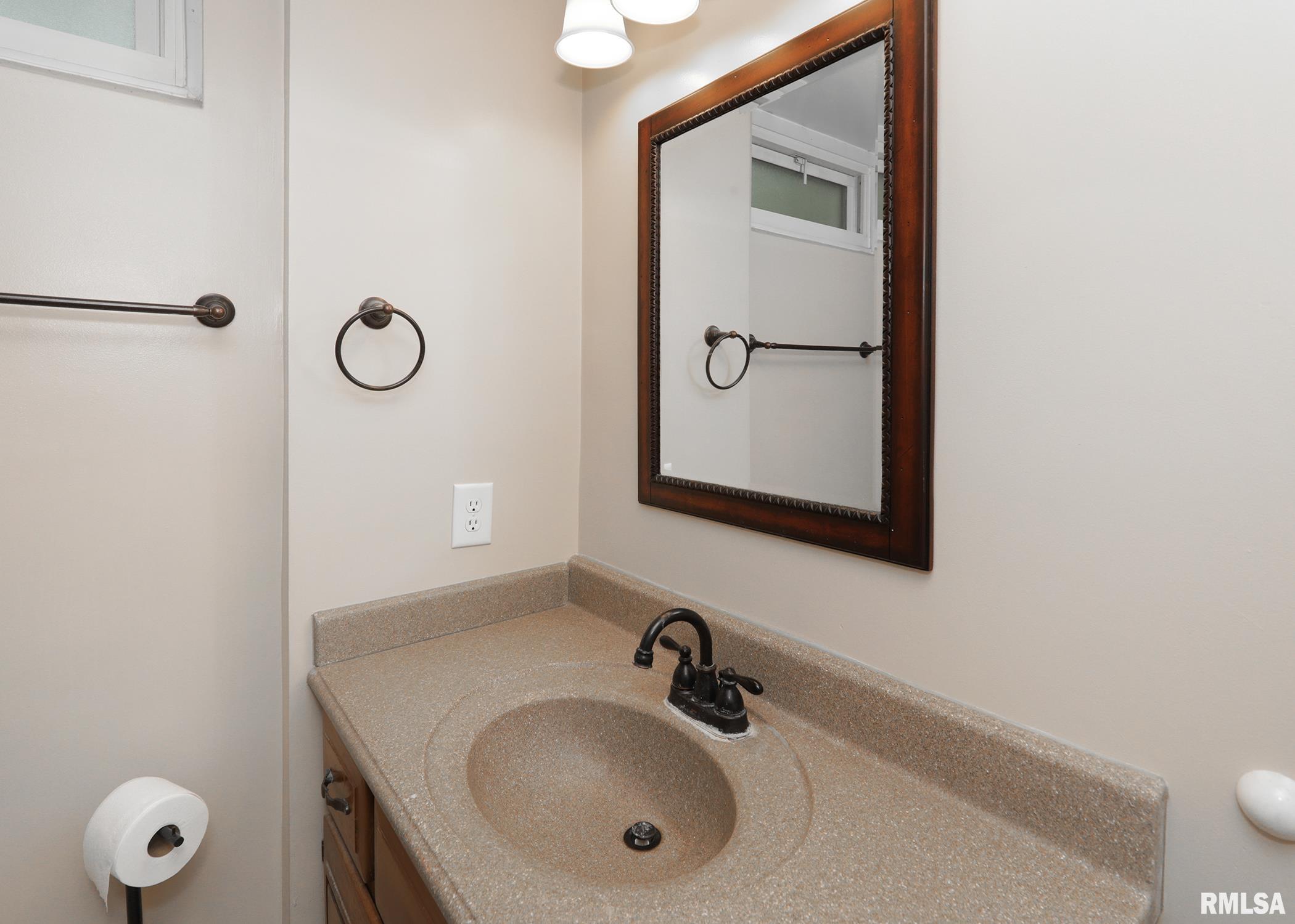2705 34th Avenue Court, Rock Island, Illinois image 26