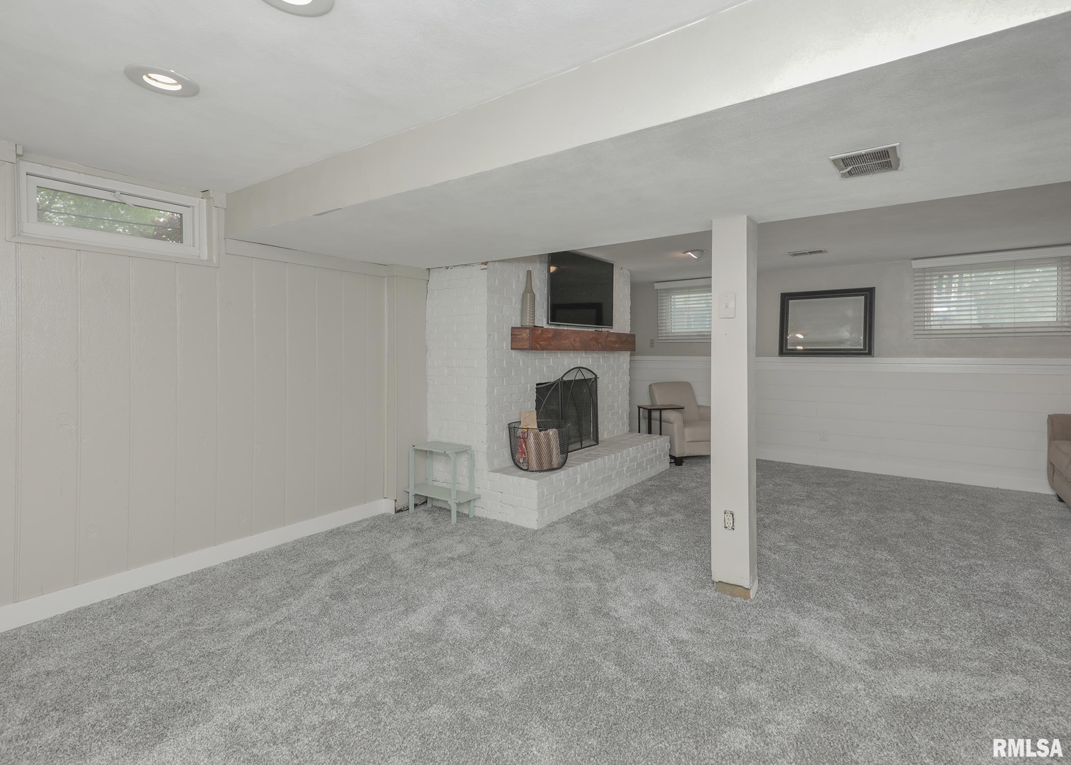 2705 34th Avenue Court, Rock Island, Illinois image 27