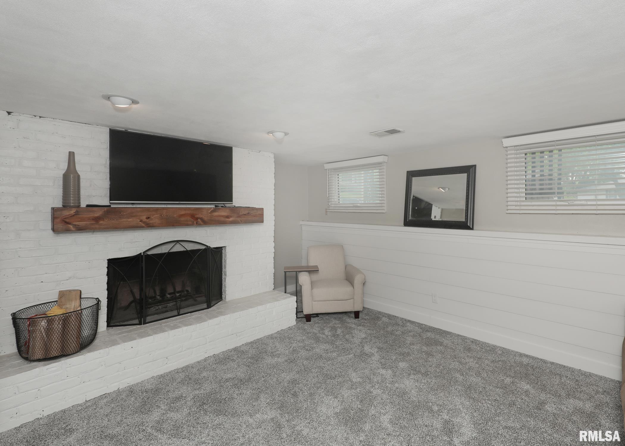 2705 34th Avenue Court, Rock Island, Illinois image 24