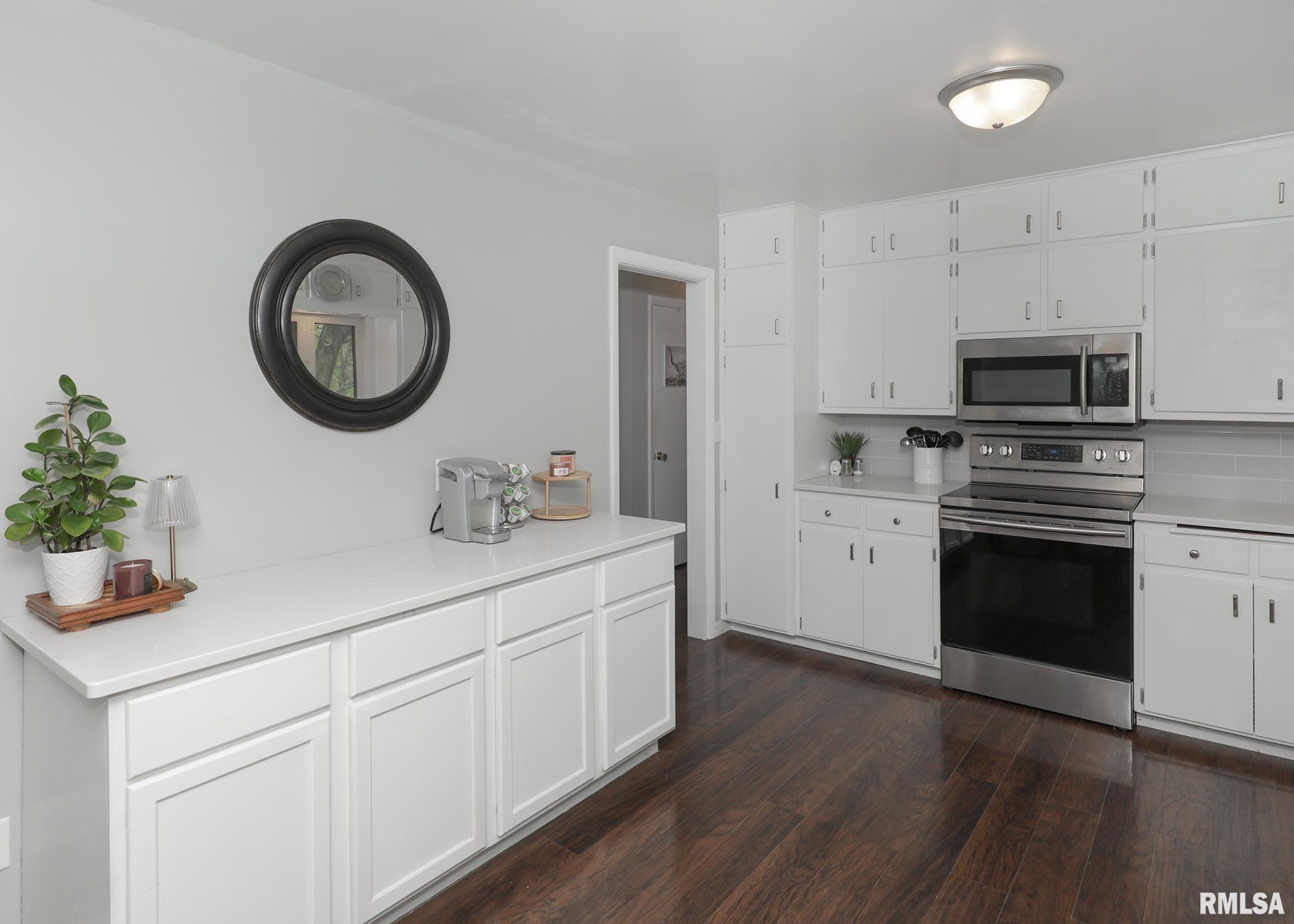 2705 34th Avenue Court, Rock Island, Illinois image 9