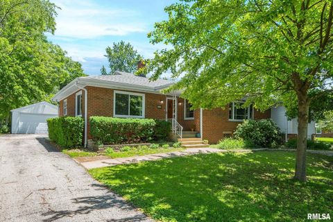 Homes For Sale - 5334 N University Street<br/> Peoria, IL 61614