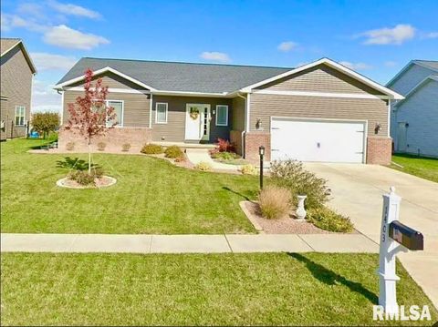 Homes For Sale - 1403 Westminster Drive<br/> Tazewell County, Washington, IL 61571