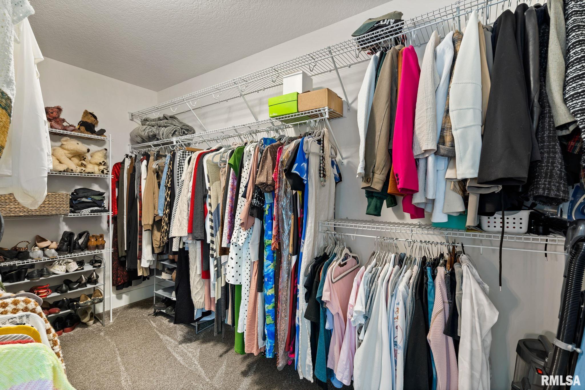 684 Holmes Street, Bettendorf, Iowa image 23