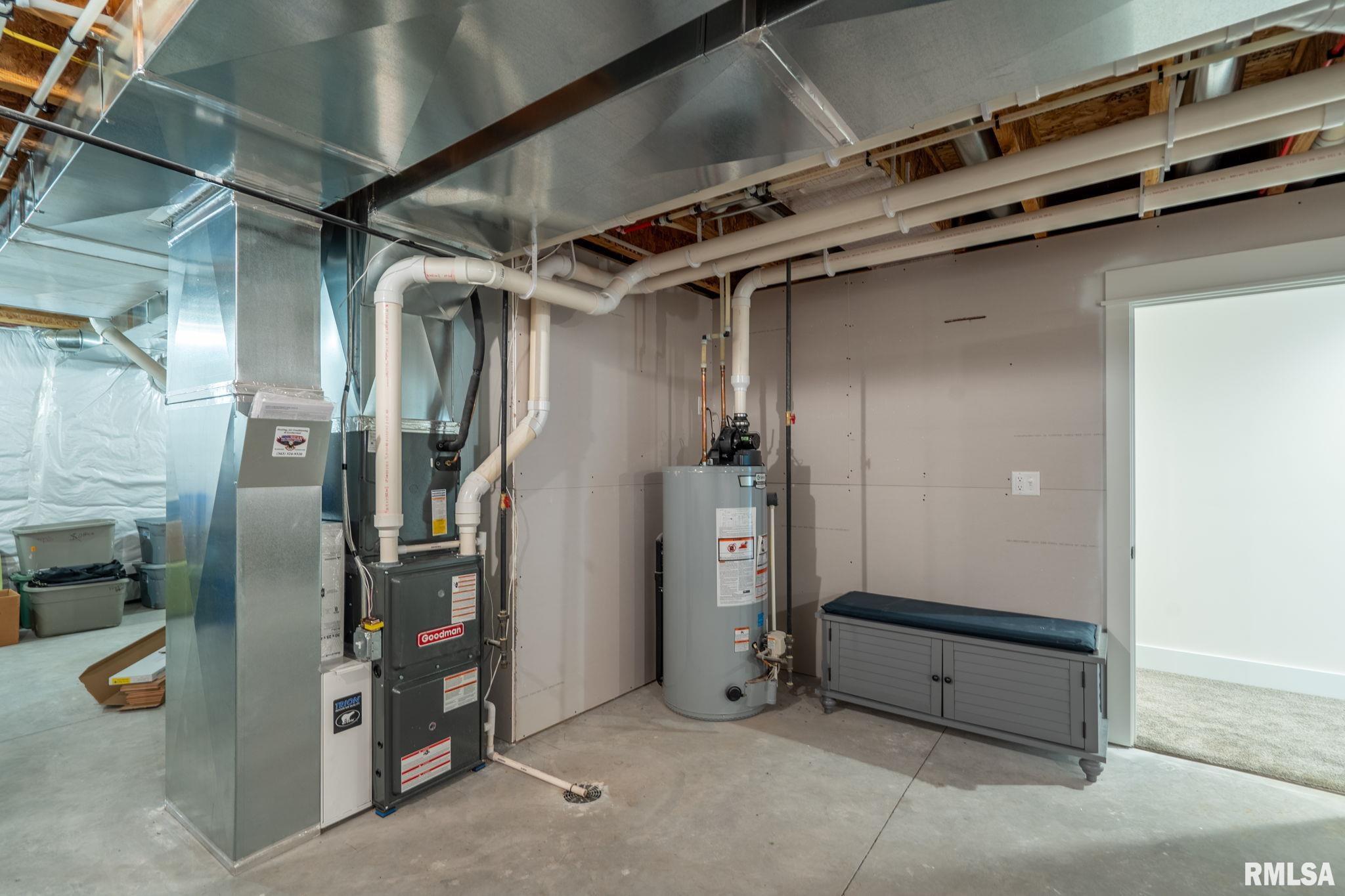 684 Holmes Street, Bettendorf, Iowa image 39