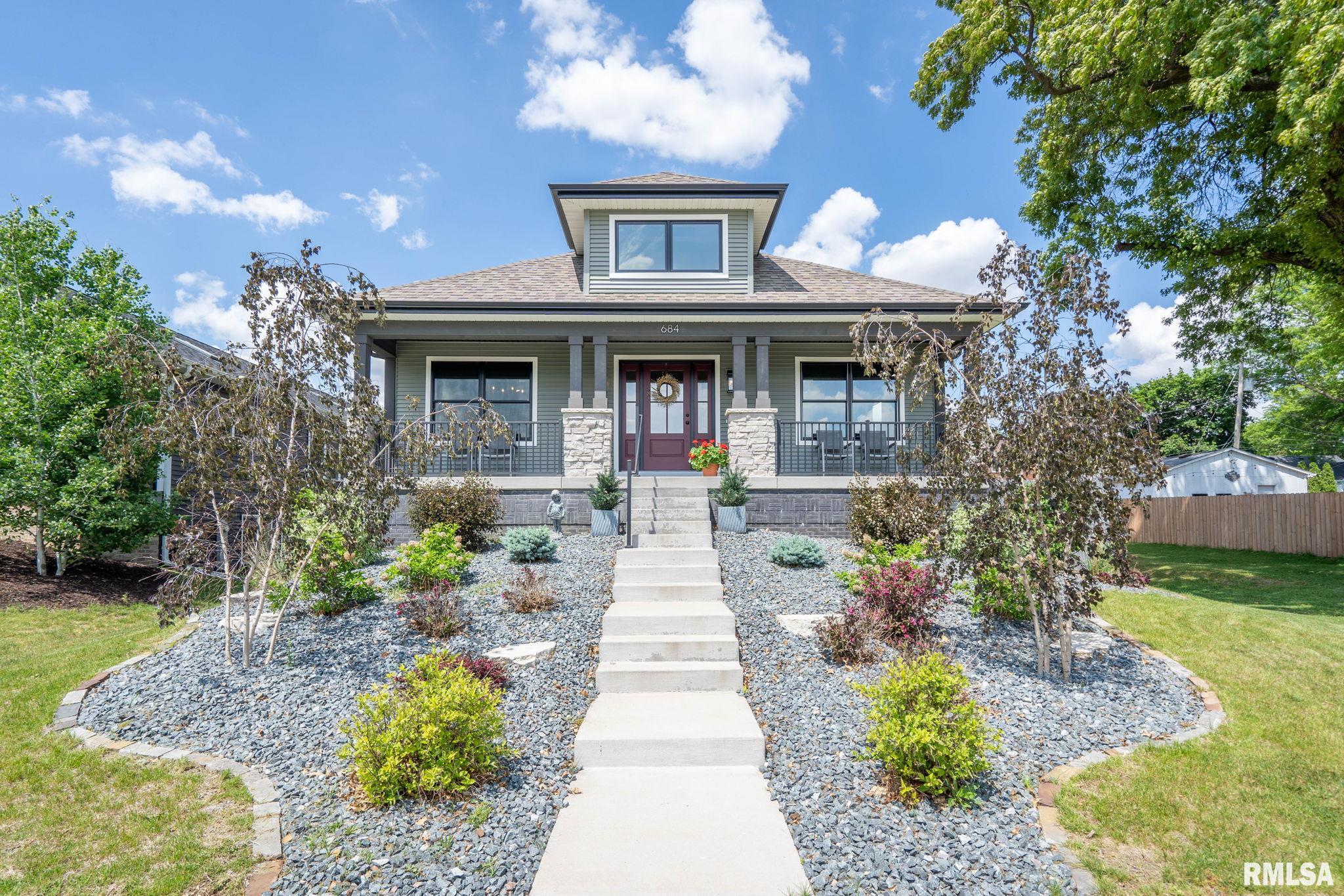 684 Holmes Street, Bettendorf, Iowa image 1