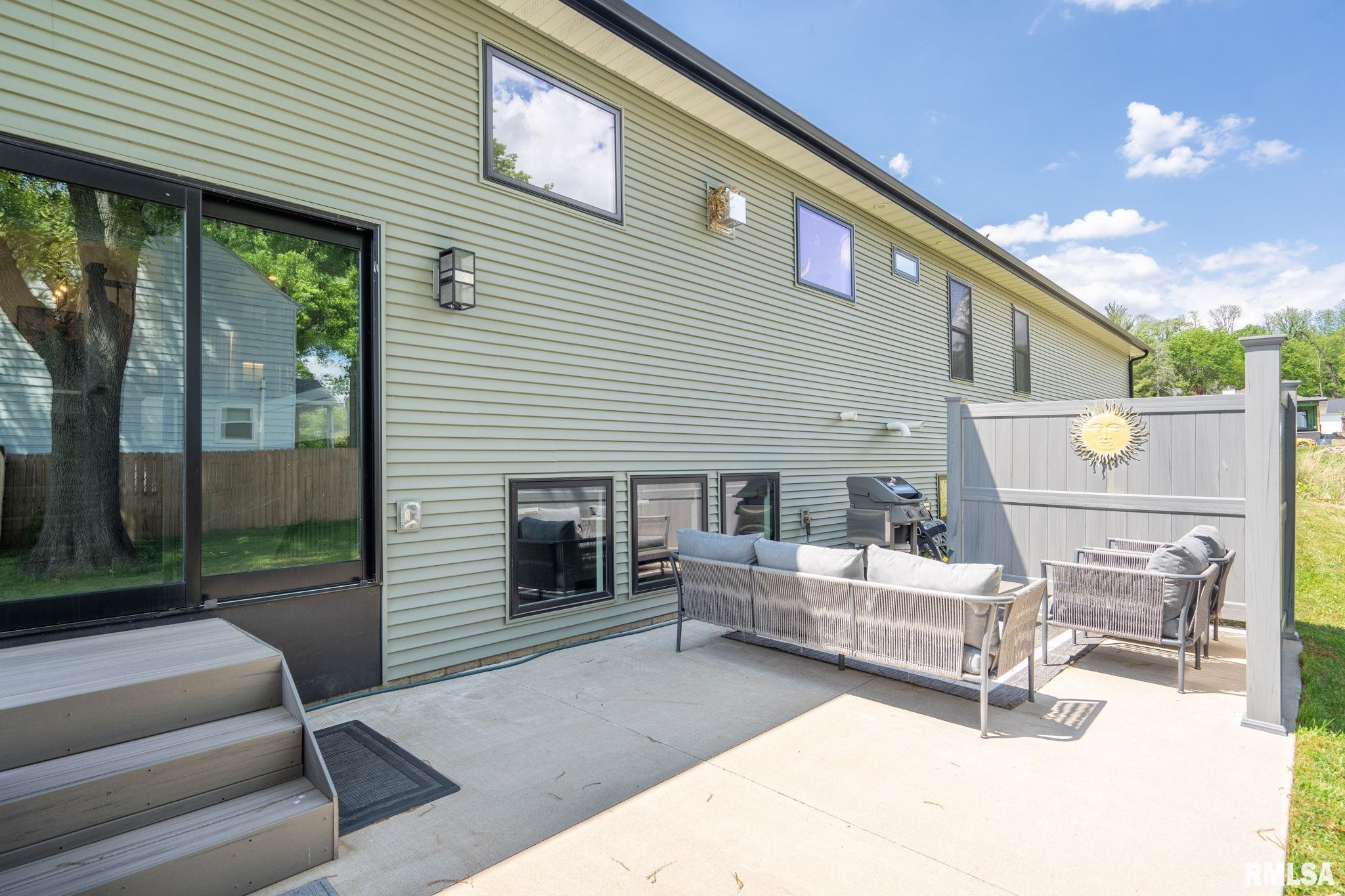 684 Holmes Street, Bettendorf, Iowa image 43