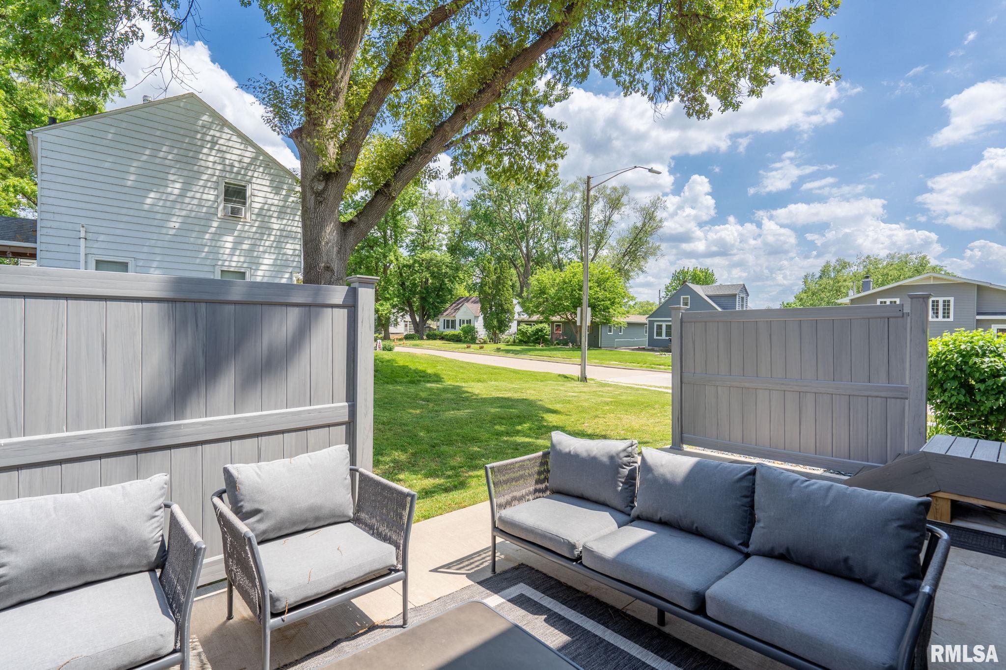 684 Holmes Street, Bettendorf, Iowa image 44