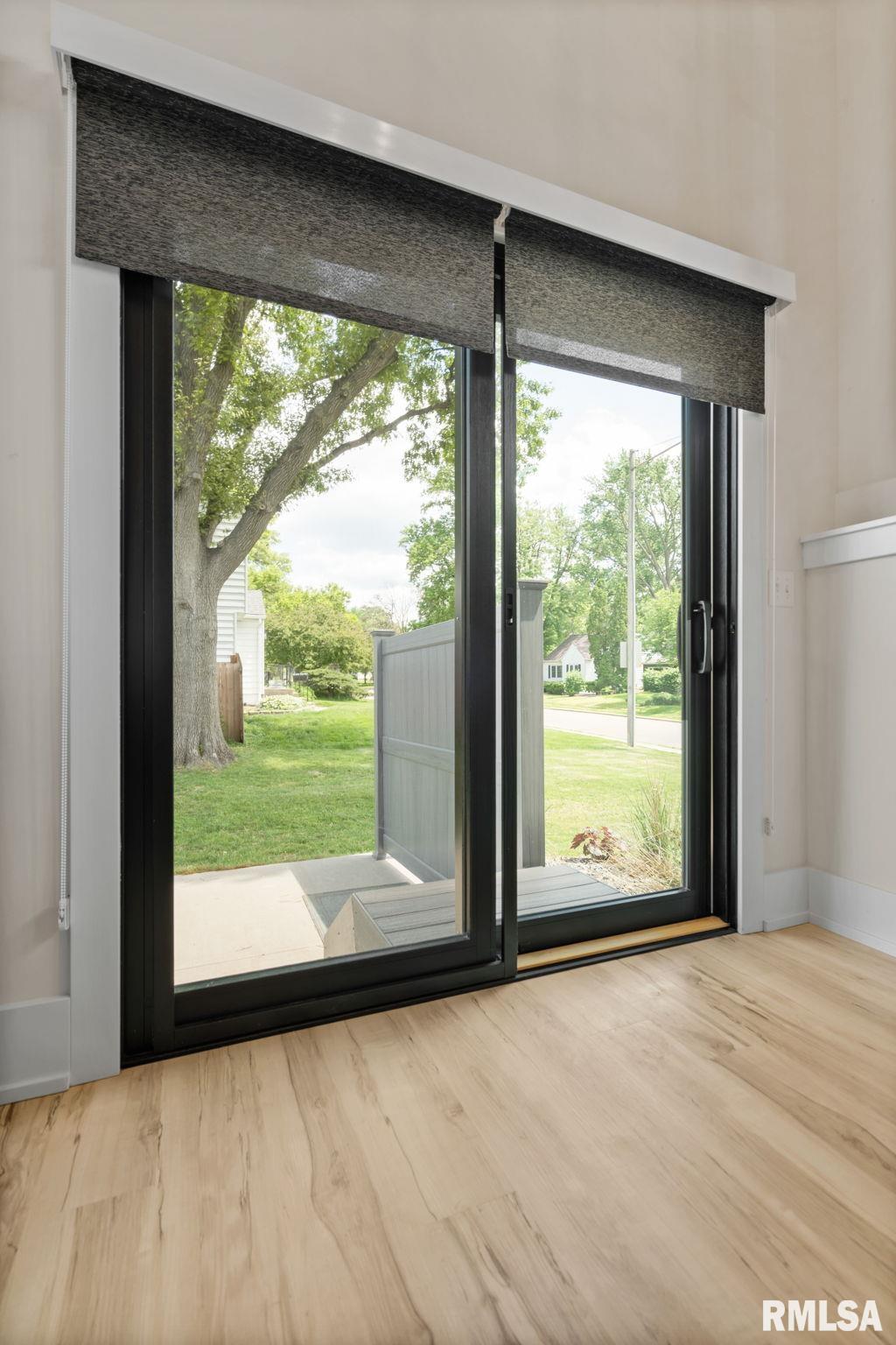 684 Holmes Street, Bettendorf, Iowa image 29