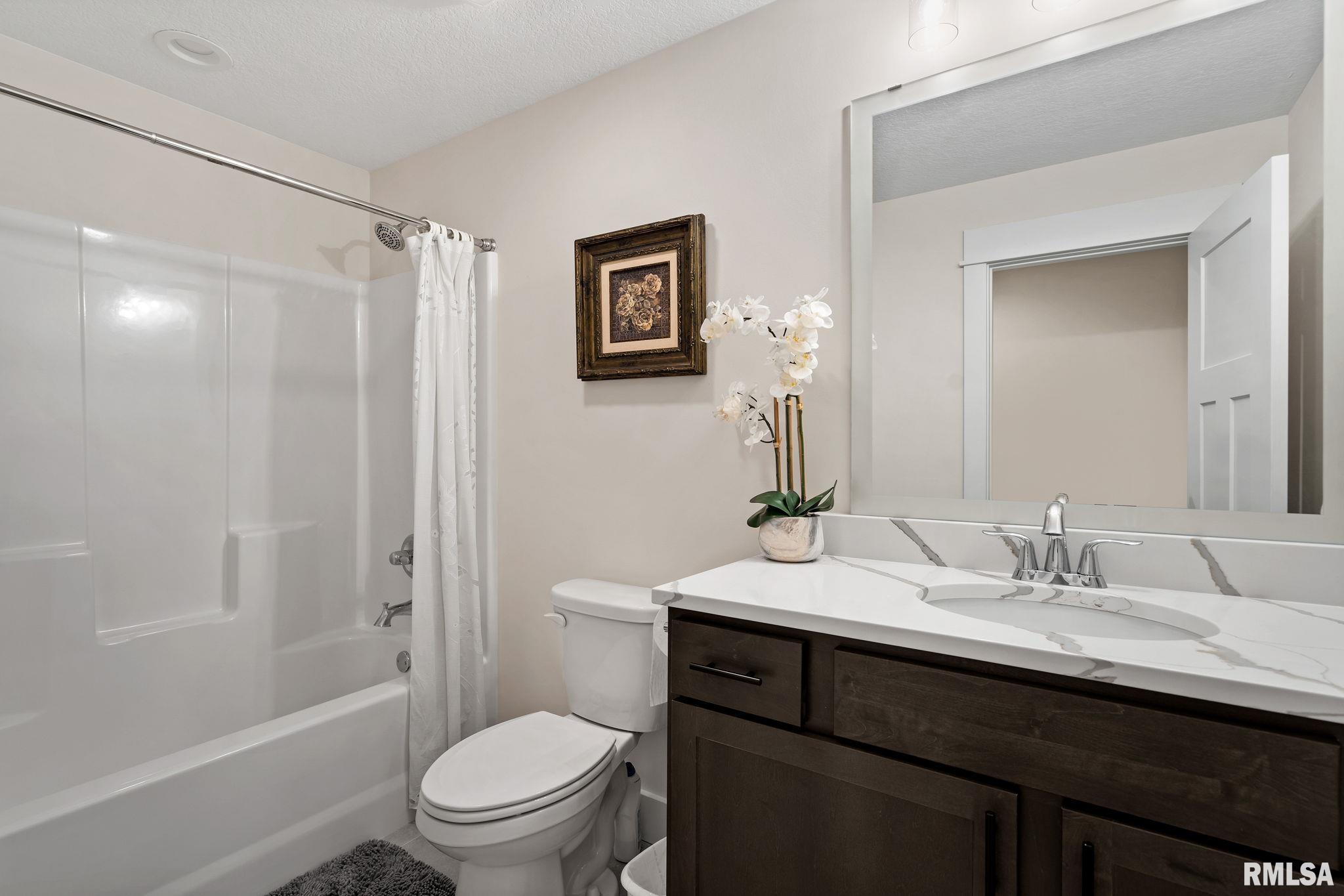 684 Holmes Street, Bettendorf, Iowa image 26