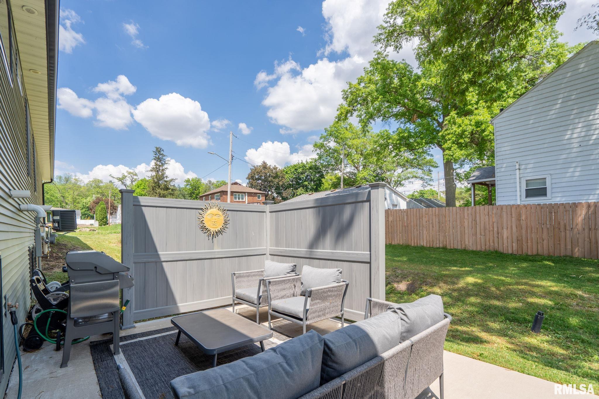684 Holmes Street, Bettendorf, Iowa image 45
