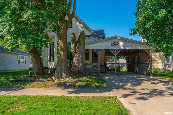 919 E JOHNSON ST, CLINTON, IL 61727 - Image f23955d65caad3a9ec33d7446533fbc3/1586517014