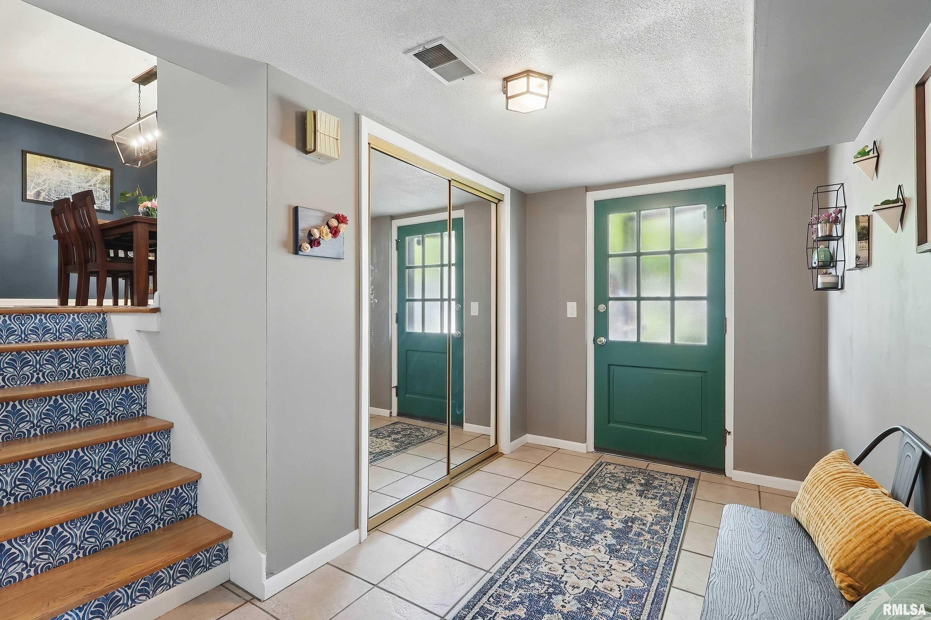 1019 31st Street, Bettendorf, Iowa image 3