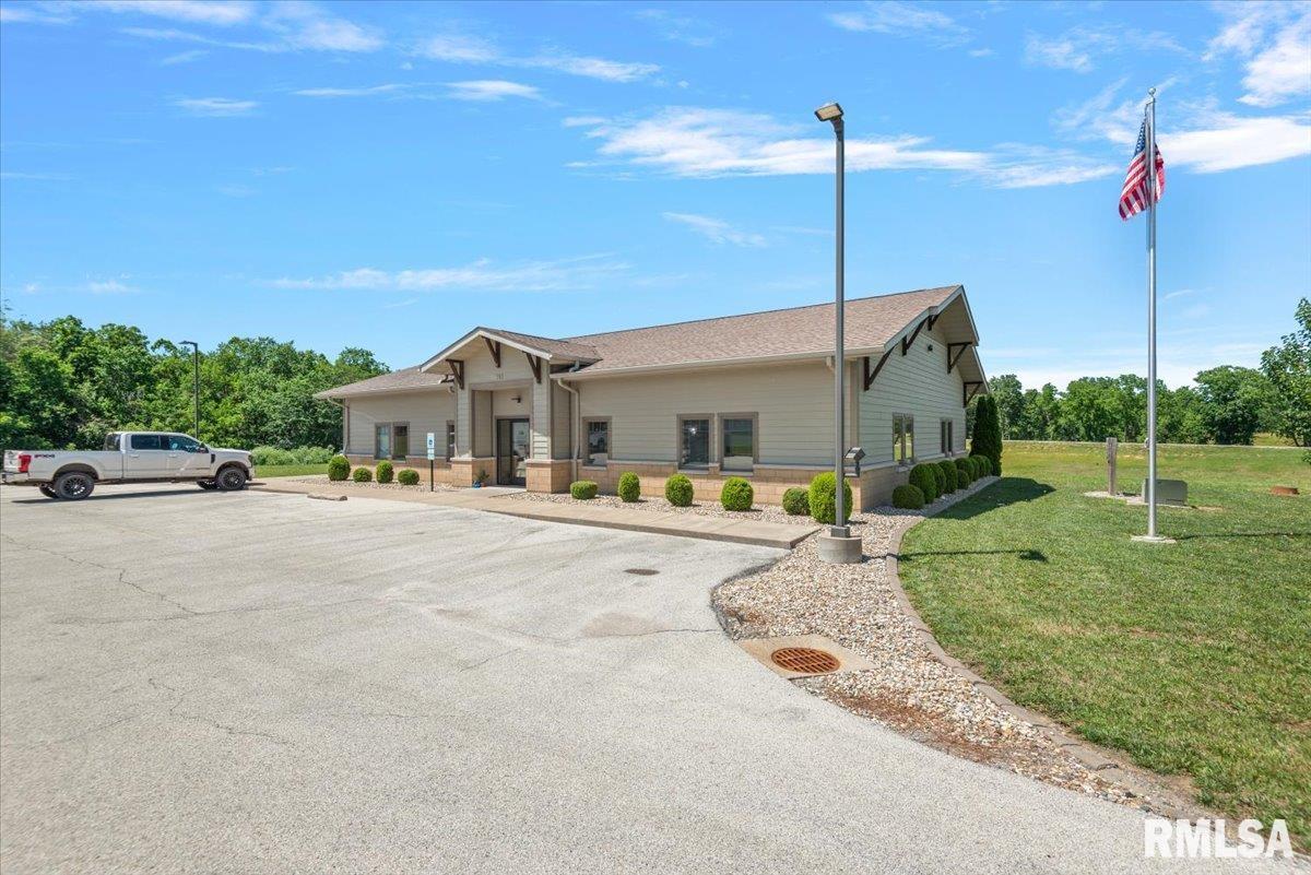 Photo 1 of 22 — 103 Centre Drive, Petersburg, IL 62675