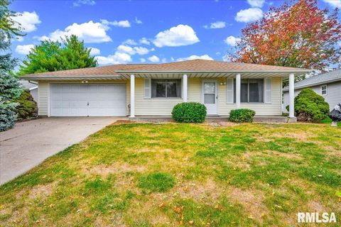 Homes For Sale - 1215 E Sycamore Street<br/> Fulton County, Canton, IL 61520