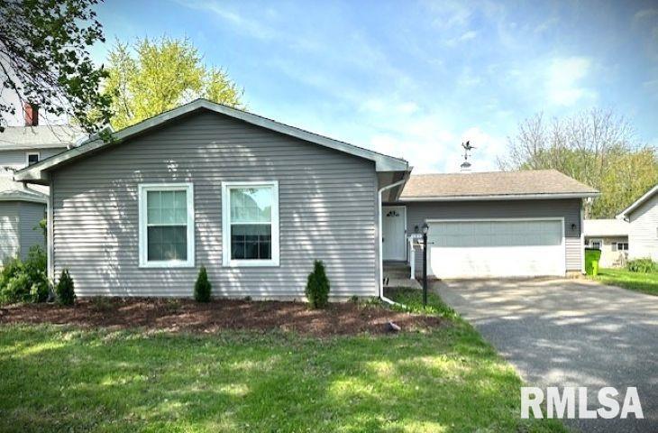 137 Chestnut Street, Jacksonville, Illinois image 1