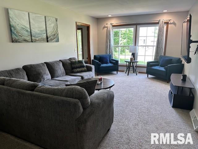 137 Chestnut Street, Jacksonville, Illinois image 2