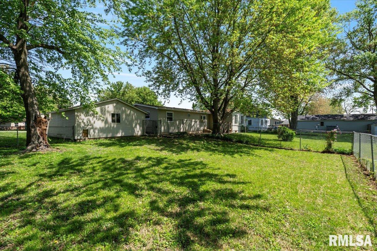 1216 Wisconsin Street, Le Claire, Iowa image 44