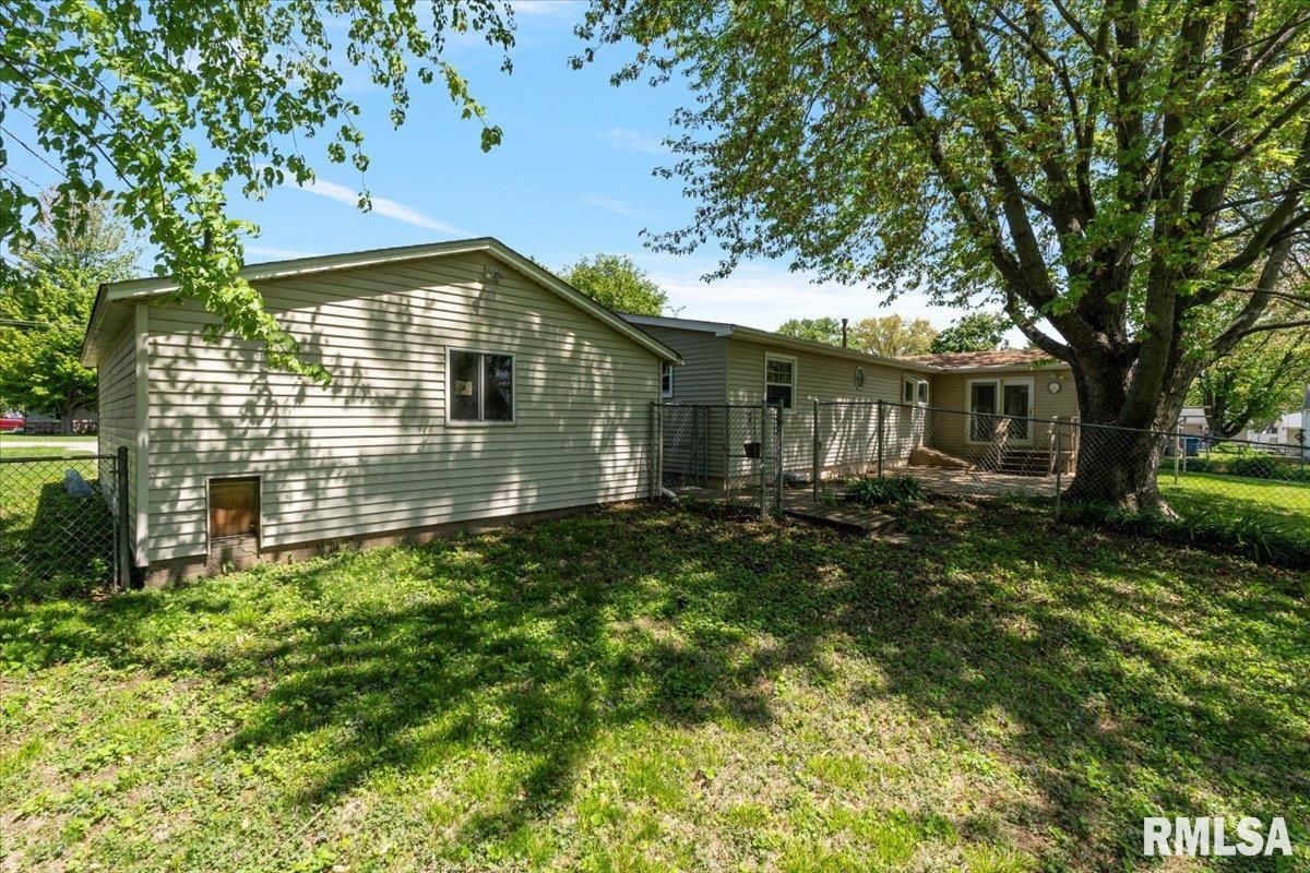 1216 Wisconsin Street, Le Claire, Iowa image 46