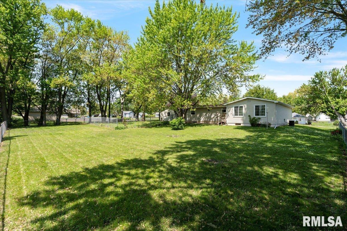 1216 Wisconsin Street, Le Claire, Iowa image 42