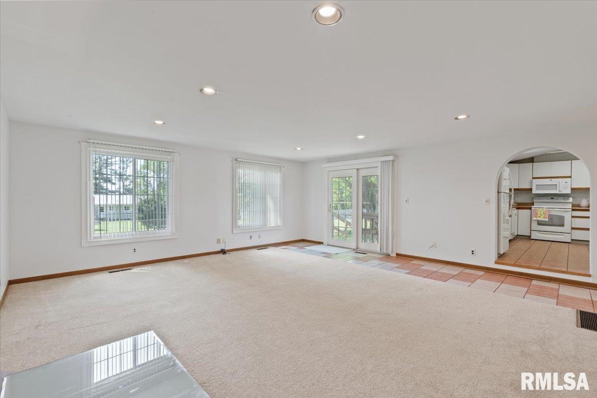 1216 Wisconsin Street, Le Claire, Iowa image 17