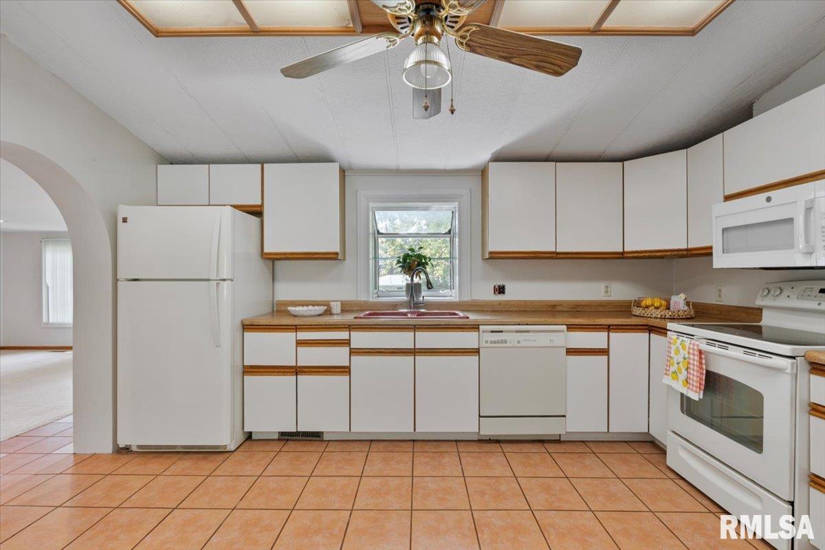 1216 Wisconsin Street, Le Claire, Iowa image 11