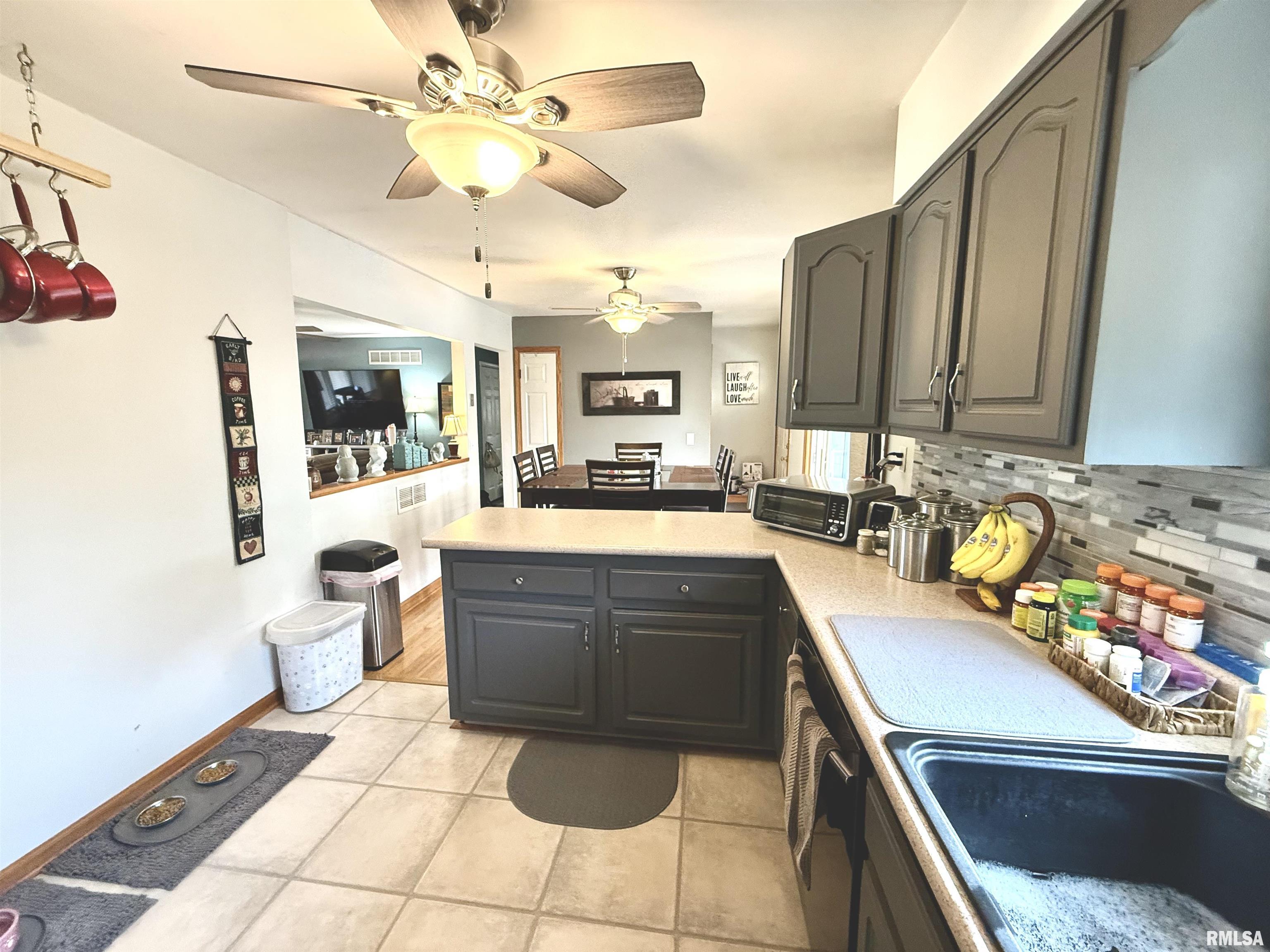 711 3rd Street, Colona, Illinois image 11