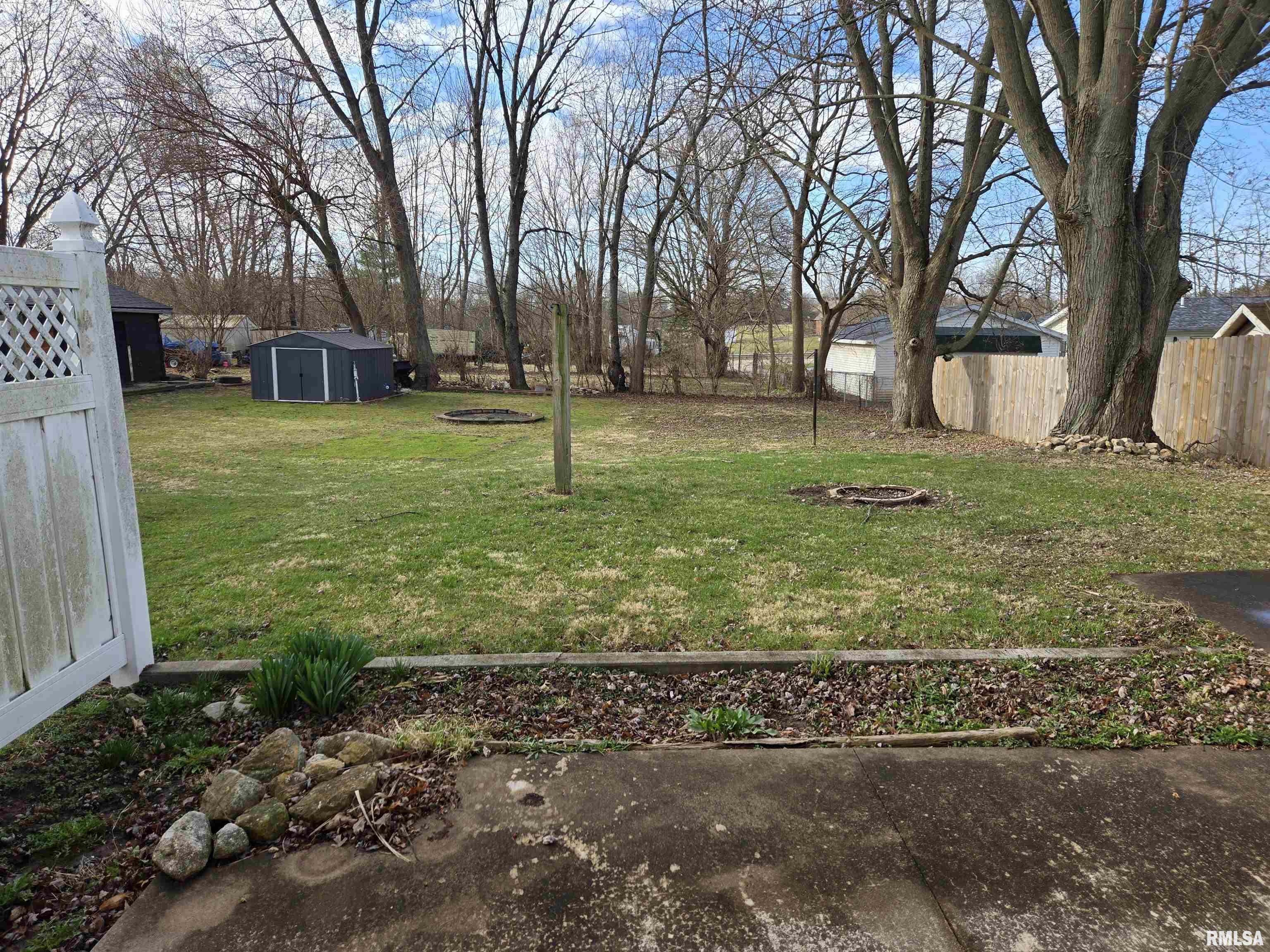 910 Old West Locust Street, Canton, Illinois image 20