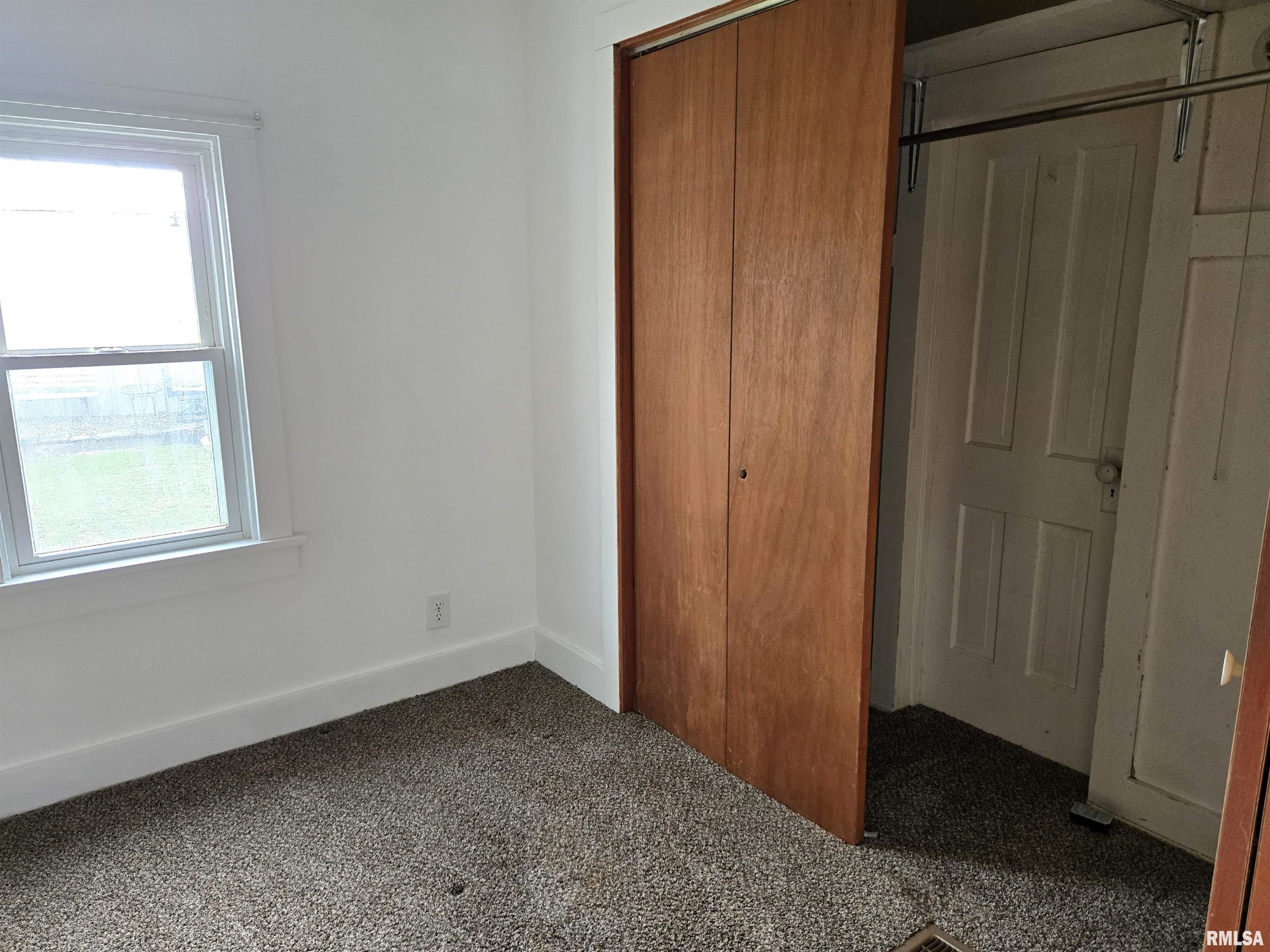 910 Old West Locust Street, Canton, Illinois image 3