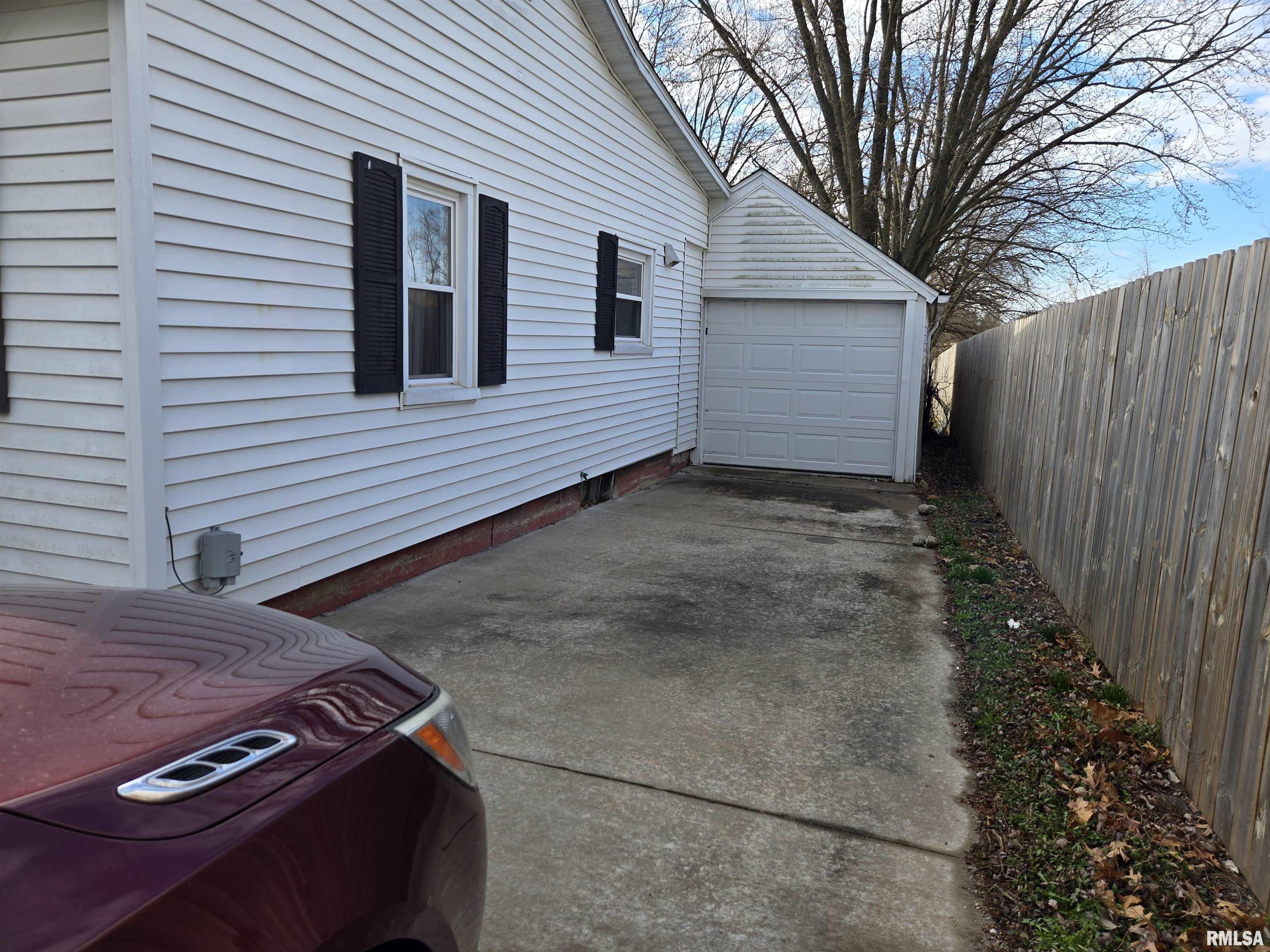 910 Old West Locust Street, Canton, Illinois image 23
