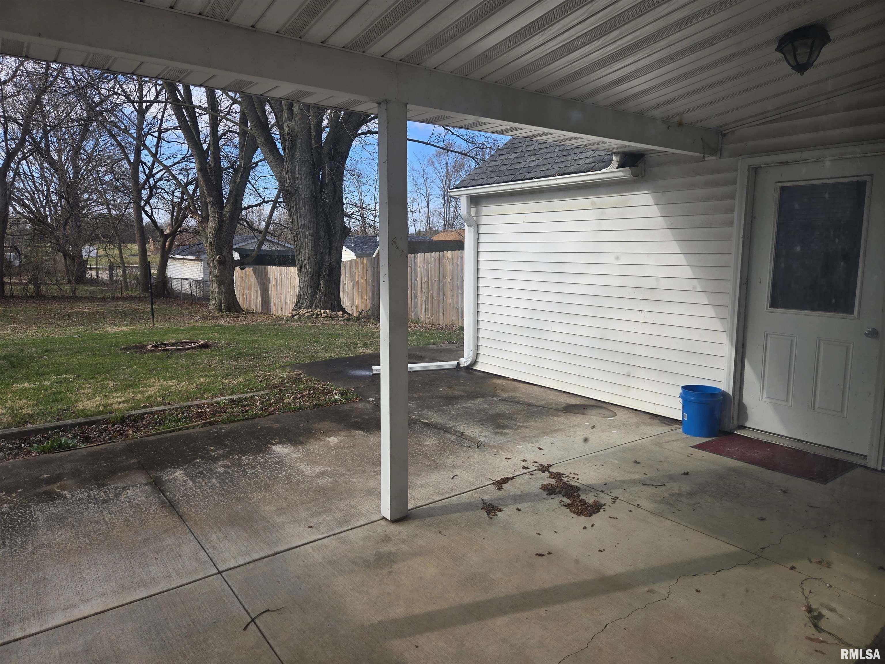 910 Old West Locust Street, Canton, Illinois image 17