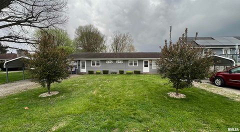 Photo of 1707 PEKIN Street, Lincoln, IL 62656 (MLS # CA1043037)