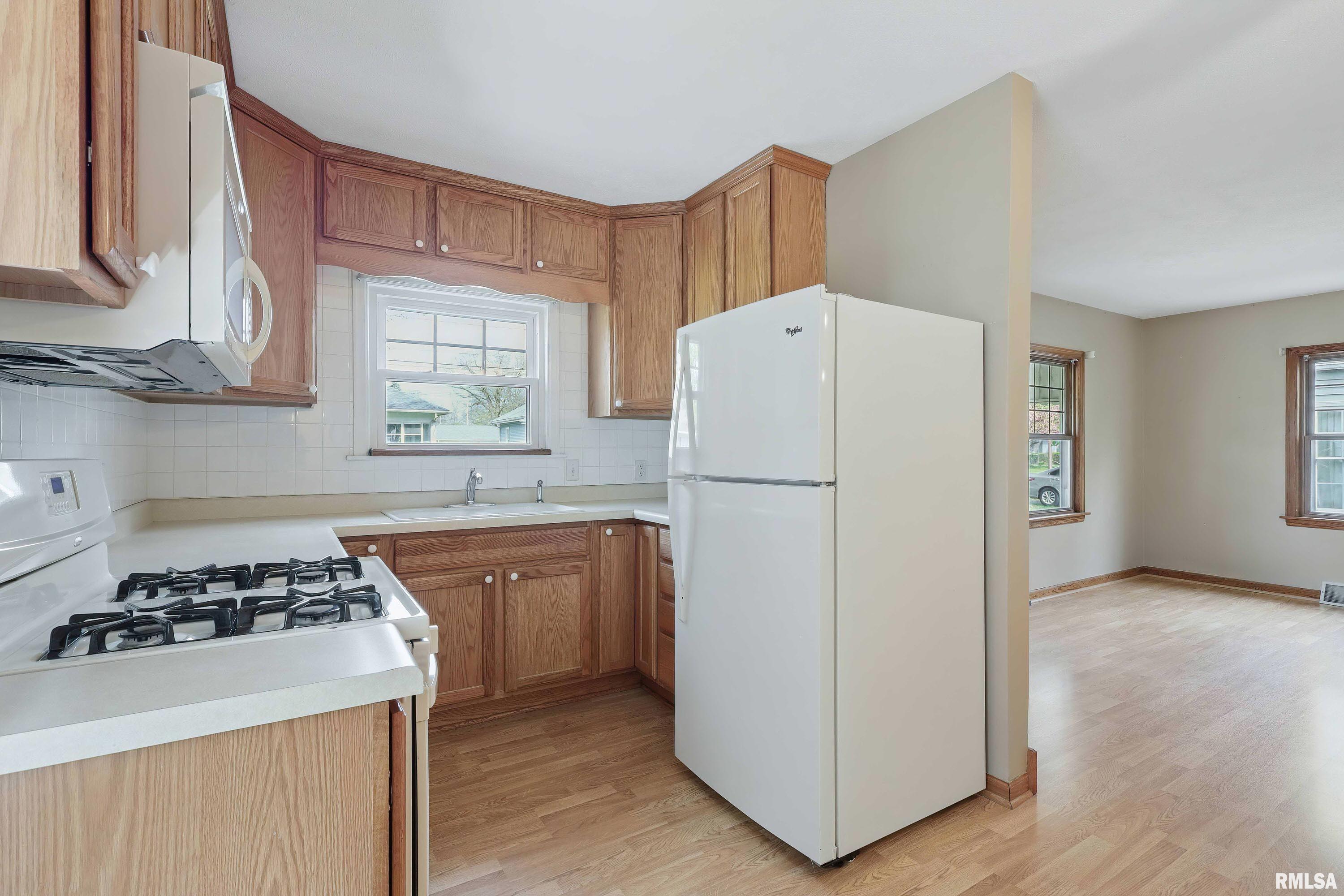924 53rd Street, Moline, Illinois image 9