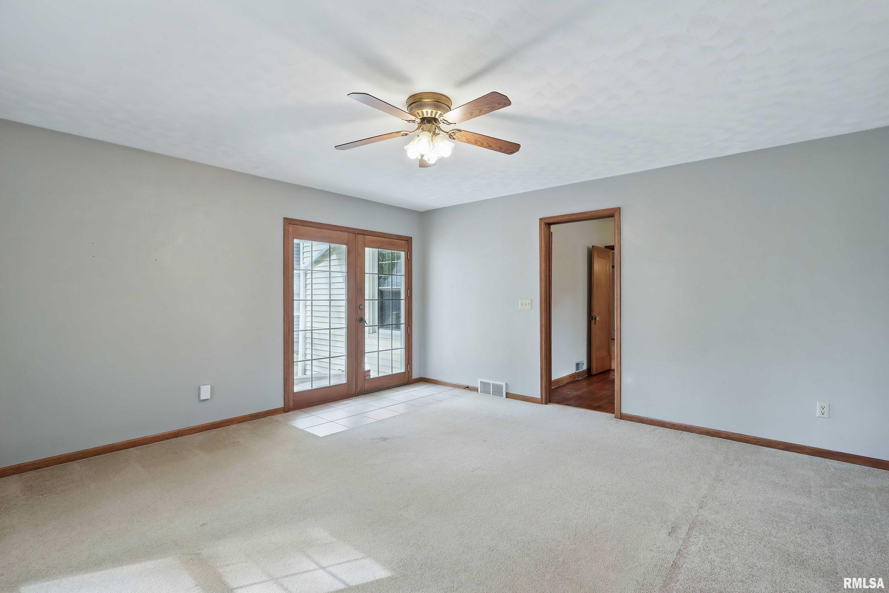 924 53rd Street, Moline, Illinois image 16