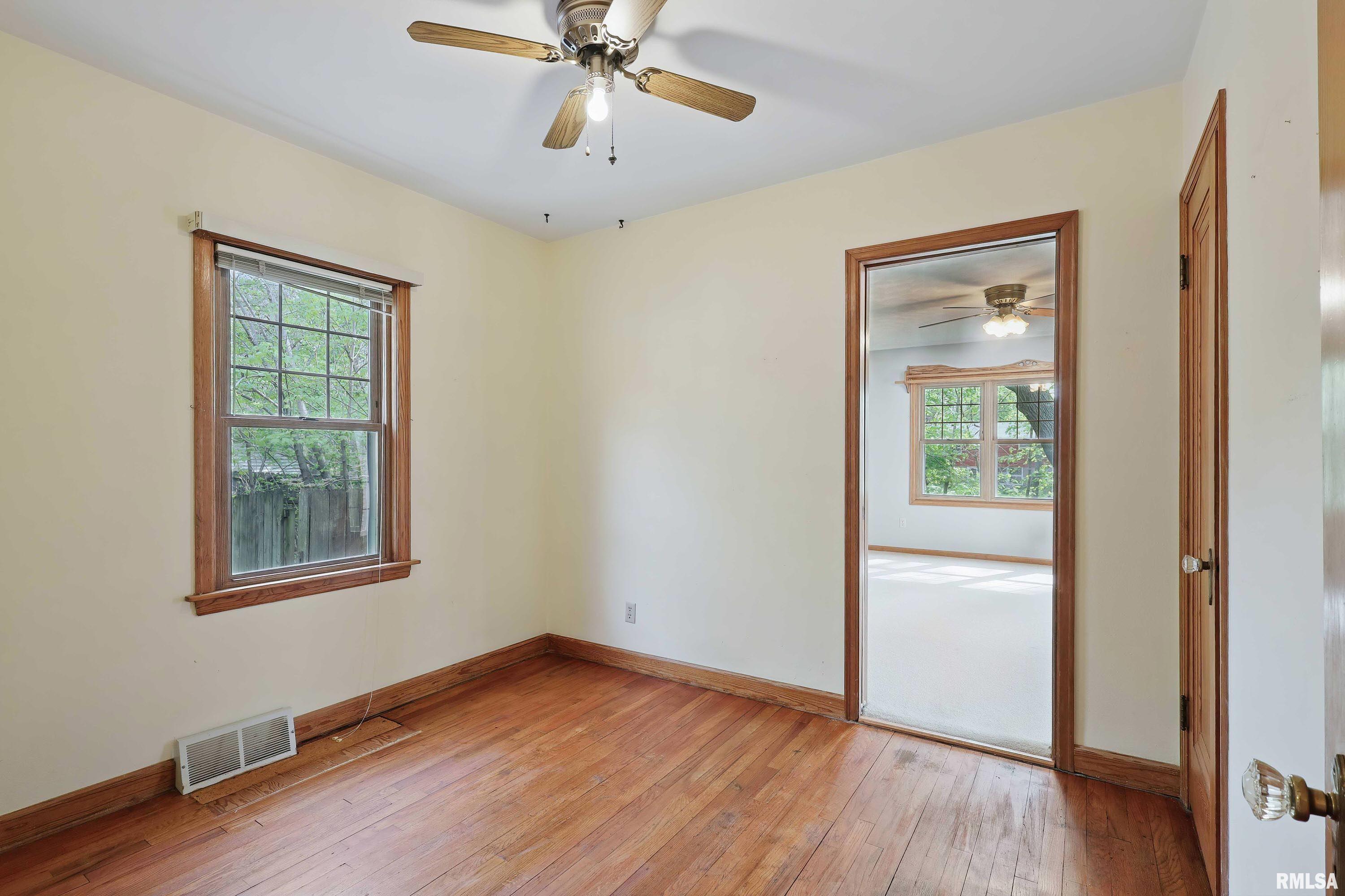 924 53rd Street, Moline, Illinois image 14